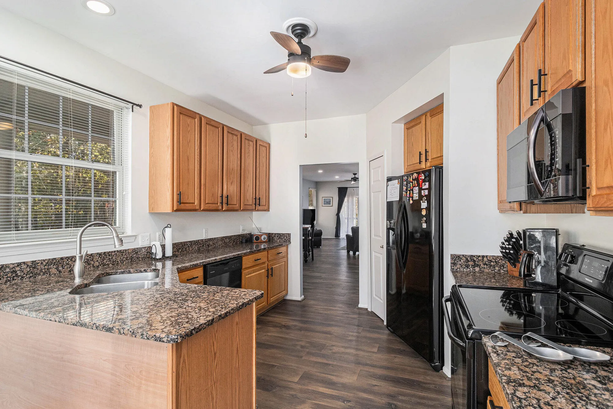 Property Slideshow image 7 of 29 | 3640 camden ct, Auburn Hills, MI, 48326