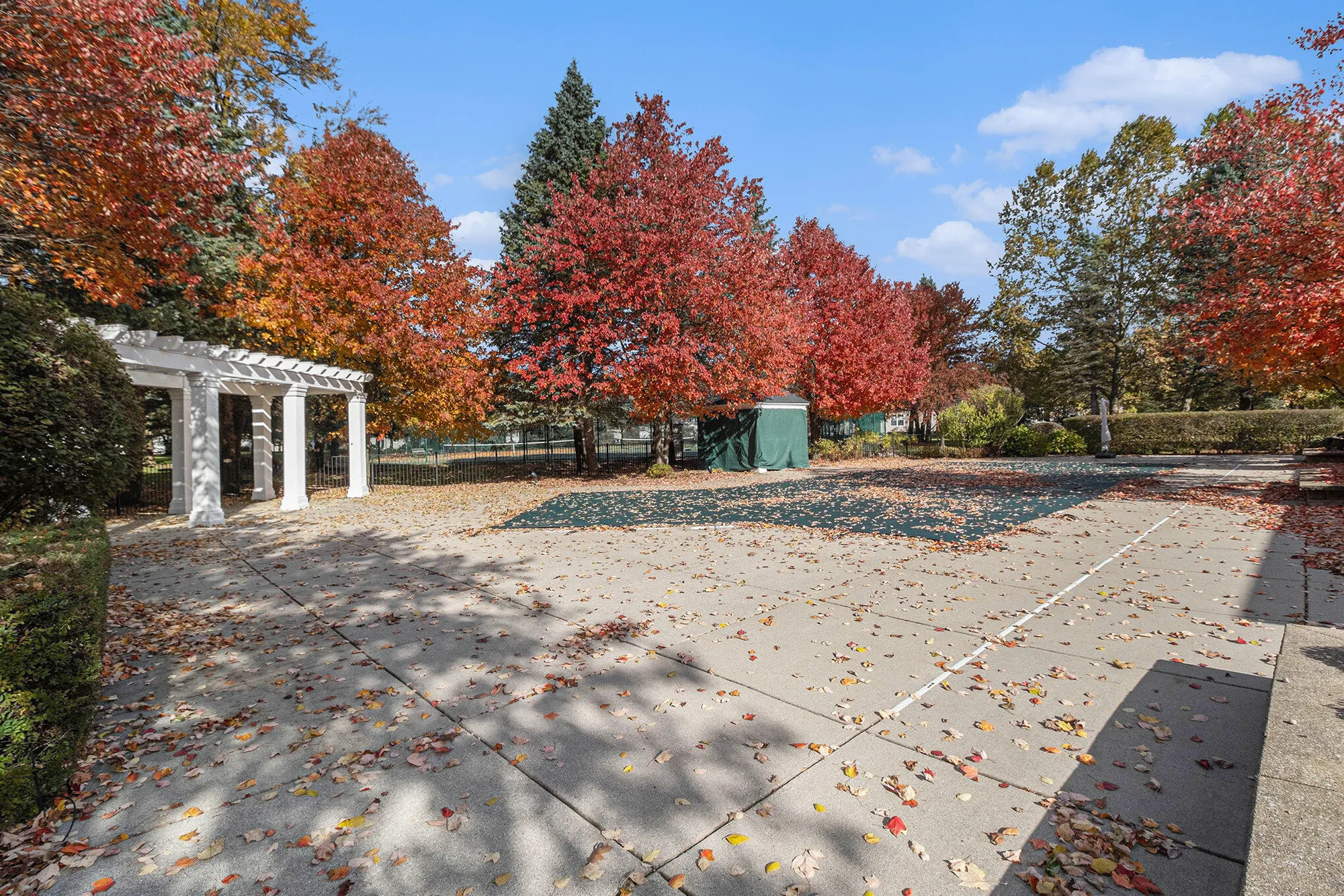 Property Slideshow image 27 of 29 | 3640 camden ct, Auburn Hills, MI, 48326