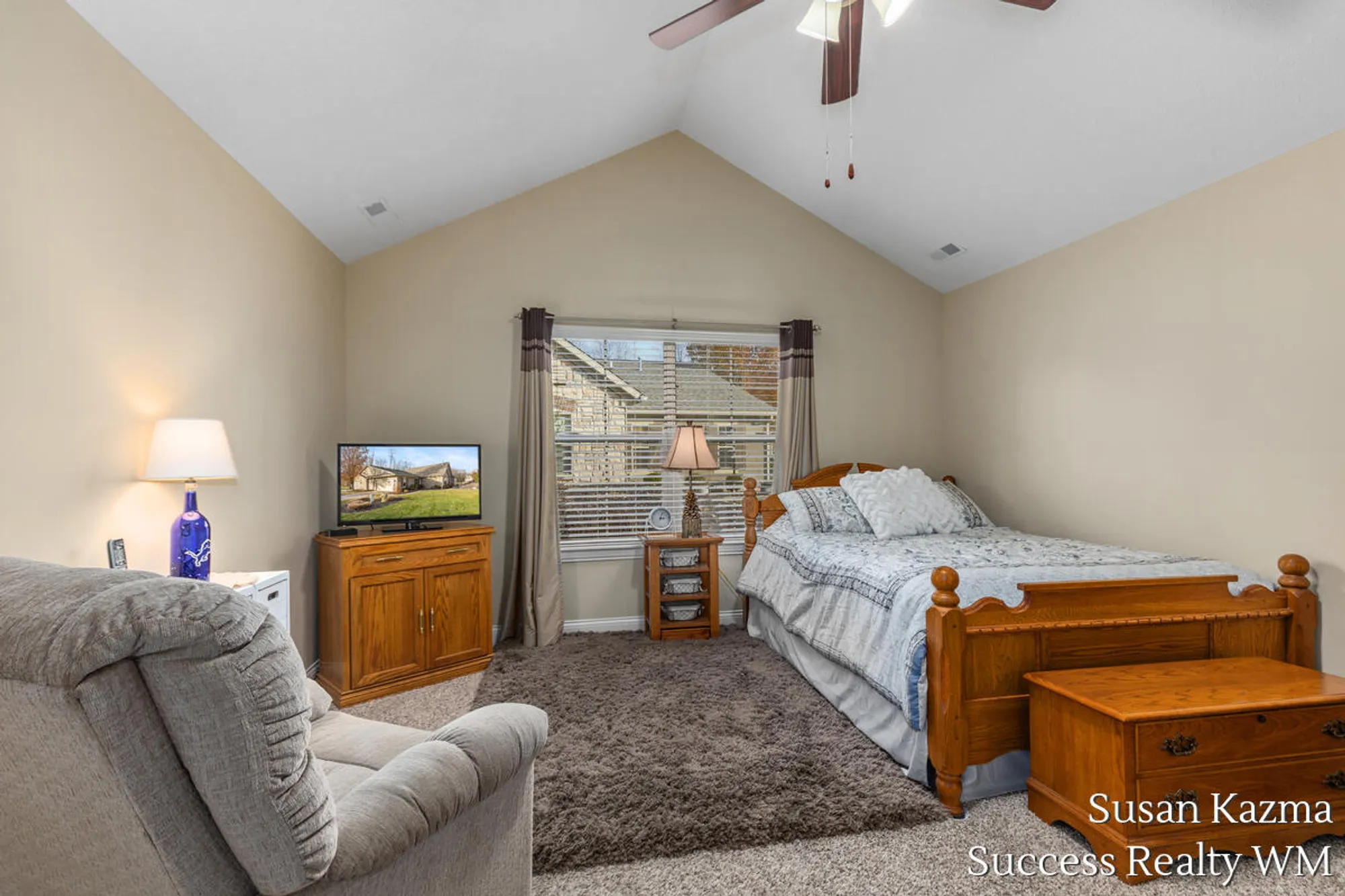 Property Slideshow image 19 of 31 | 3461 evan brooke dr sw, Grandville, MI, 49418