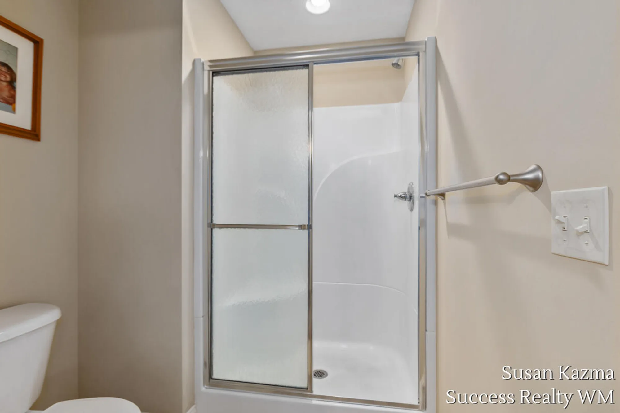 Property Slideshow image 22 of 31 | 3461 evan brooke dr sw, Grandville, MI, 49418