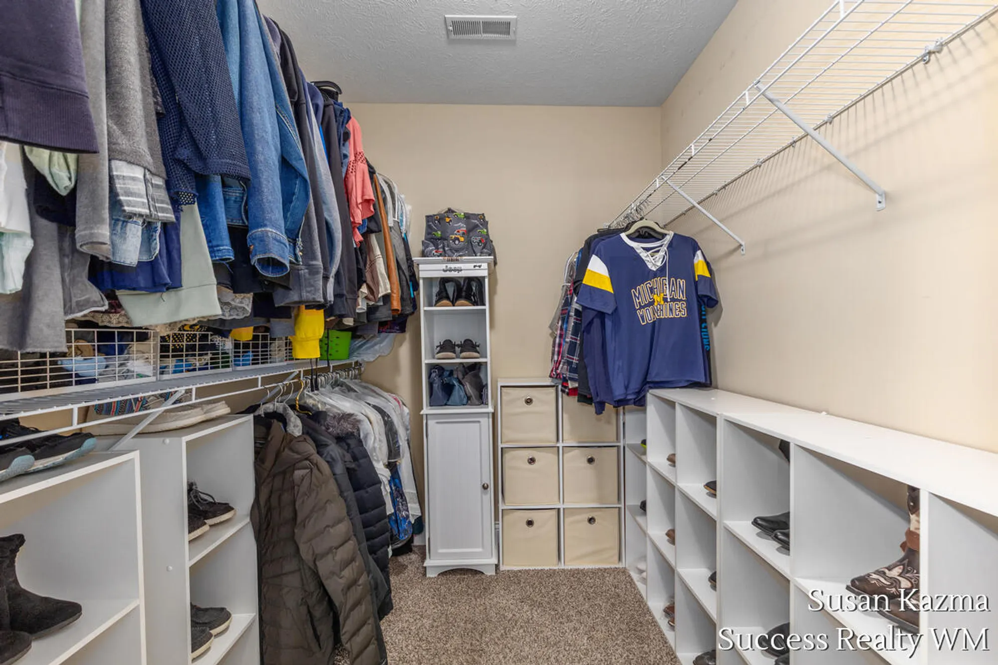 Property Slideshow image 23 of 31 | 3461 evan brooke dr sw, Grandville, MI, 49418