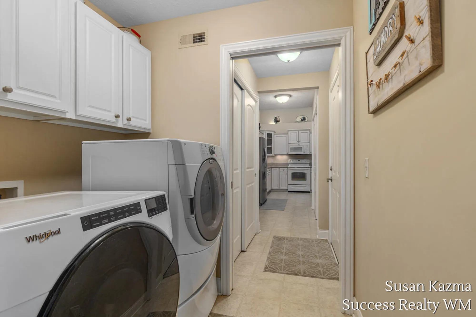 Property Slideshow image 18 of 31 | 3461 evan brooke dr sw, Grandville, MI, 49418