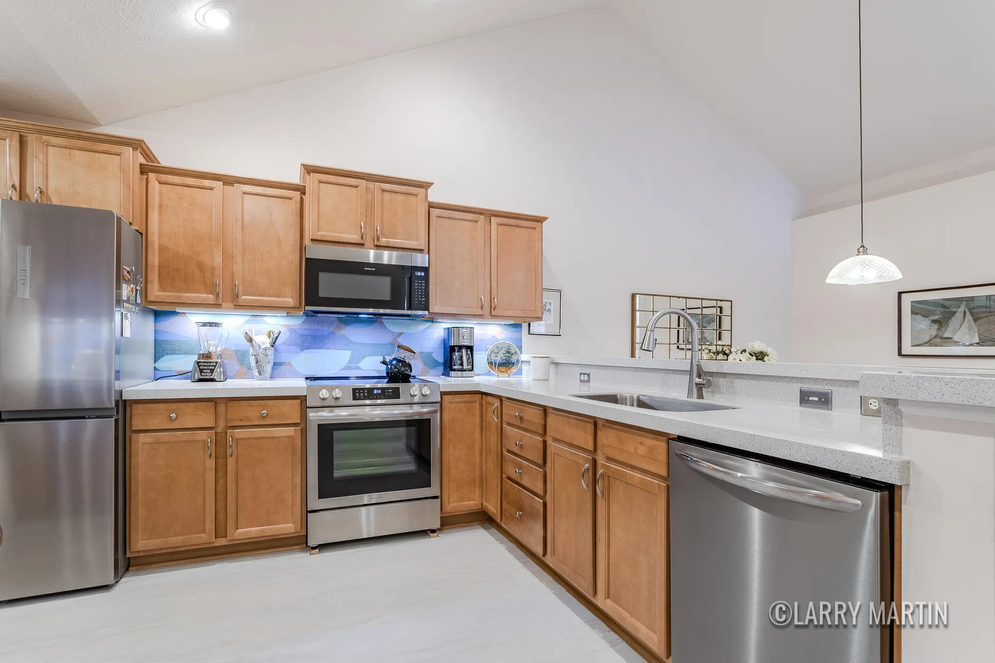 Property Slideshow image 12 of 35 | 5331 mapleside ln, Wyoming, MI, 49418