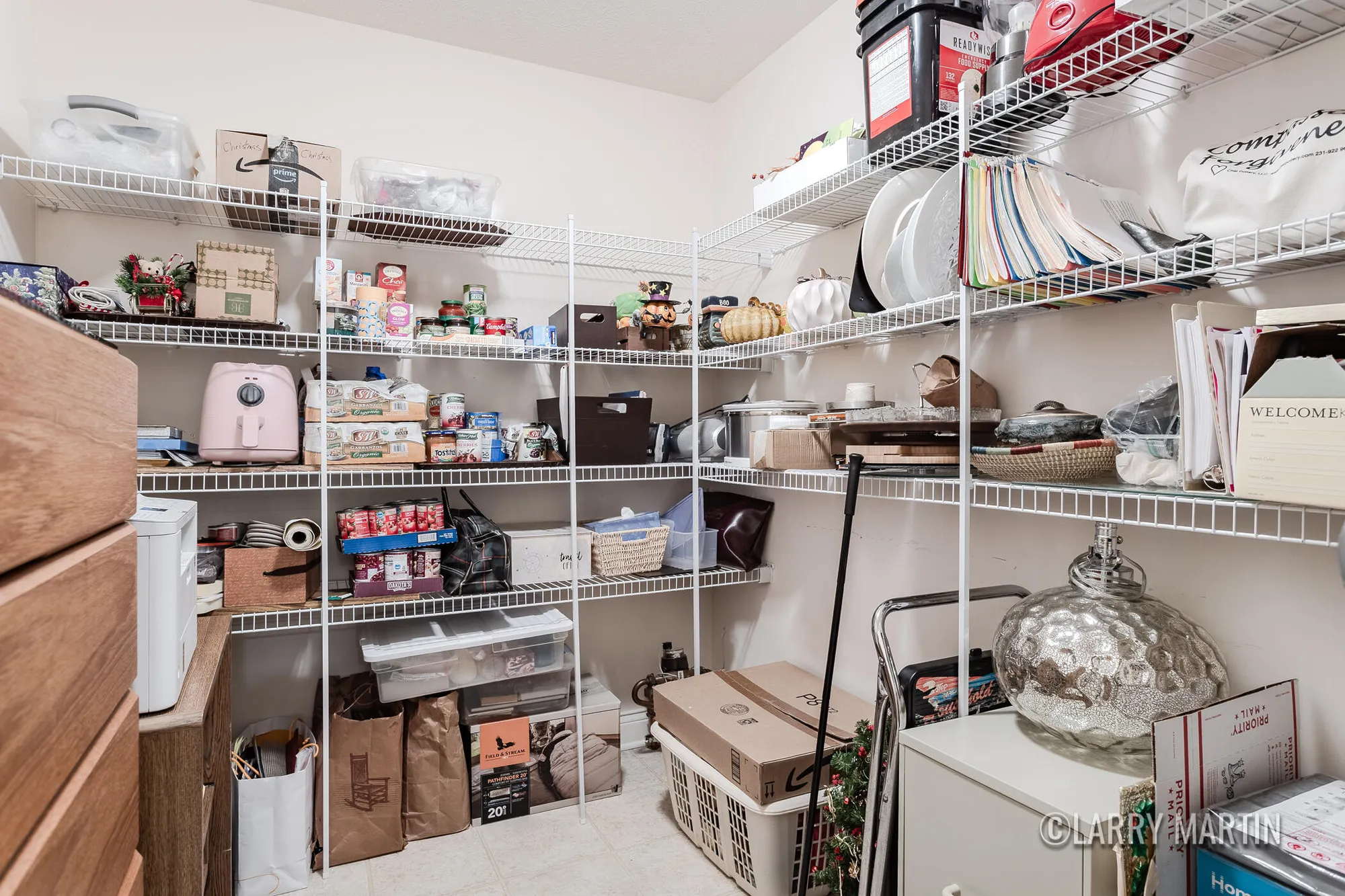 Property Slideshow image 21 of 35 | 5331 mapleside ln, Wyoming, MI, 49418