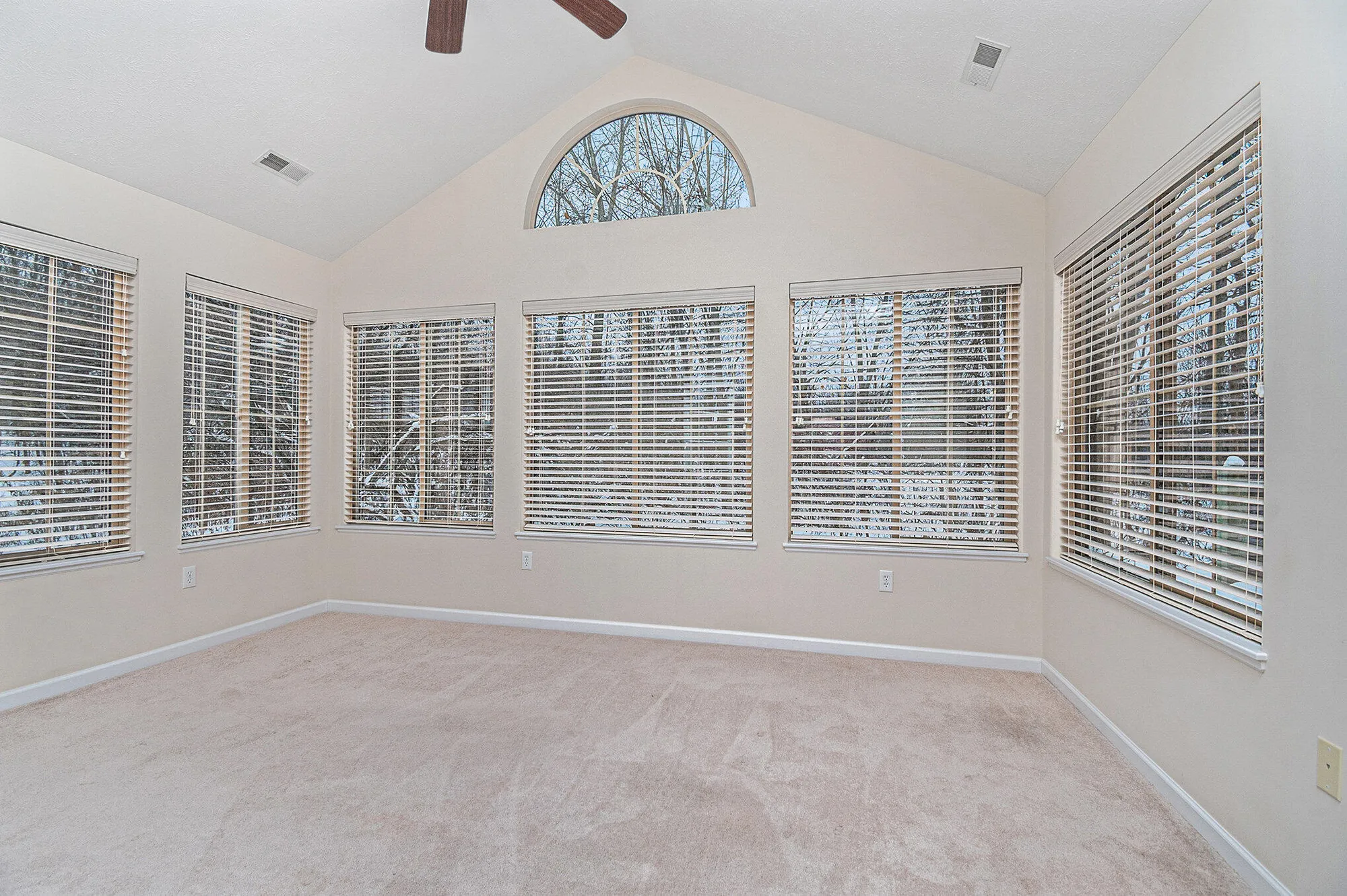 Property Slideshow image 21 of 37 | 5333 fawn creek dr sw, Grandville, MI, 49418