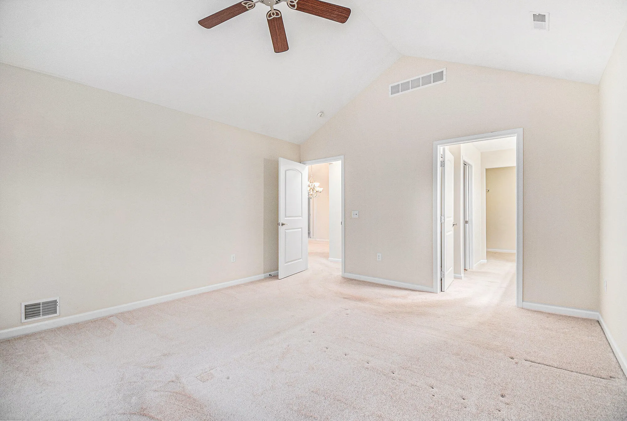 Property Slideshow image 16 of 37 | 5333 fawn creek dr sw, Grandville, MI, 49418