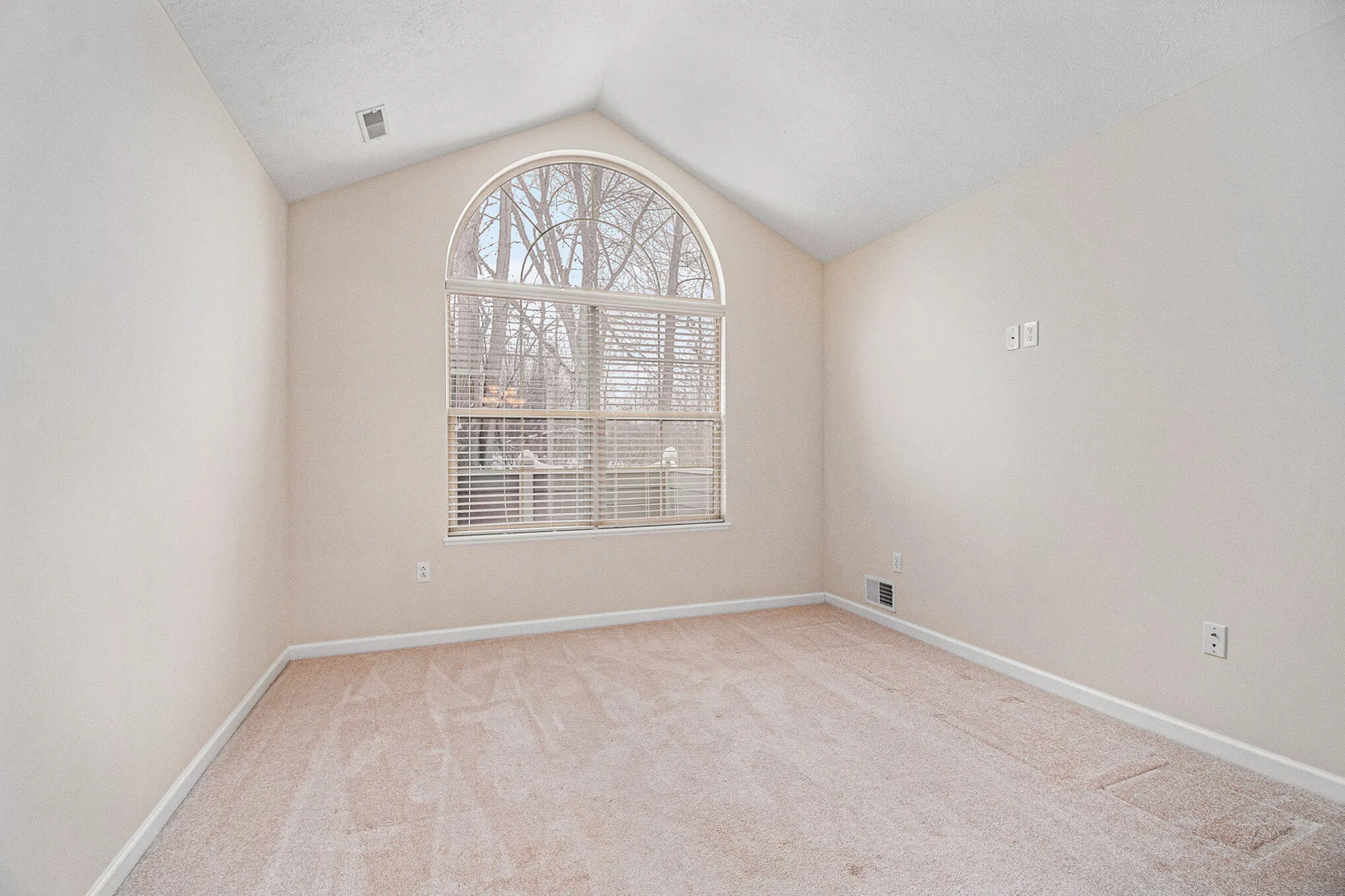 Property Slideshow image 24 of 37 | 5333 fawn creek dr sw, Grandville, MI, 49418