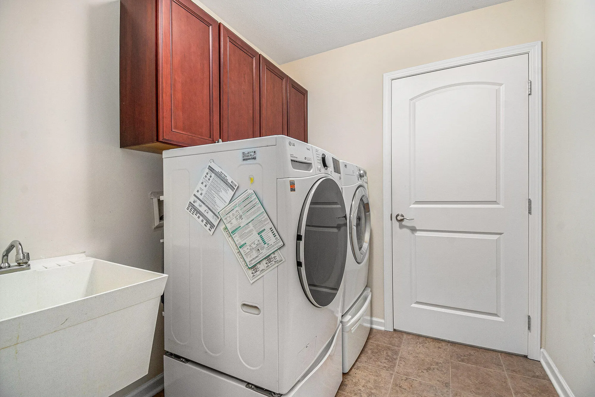 Property Slideshow image 26 of 37 | 5333 fawn creek dr sw, Grandville, MI, 49418