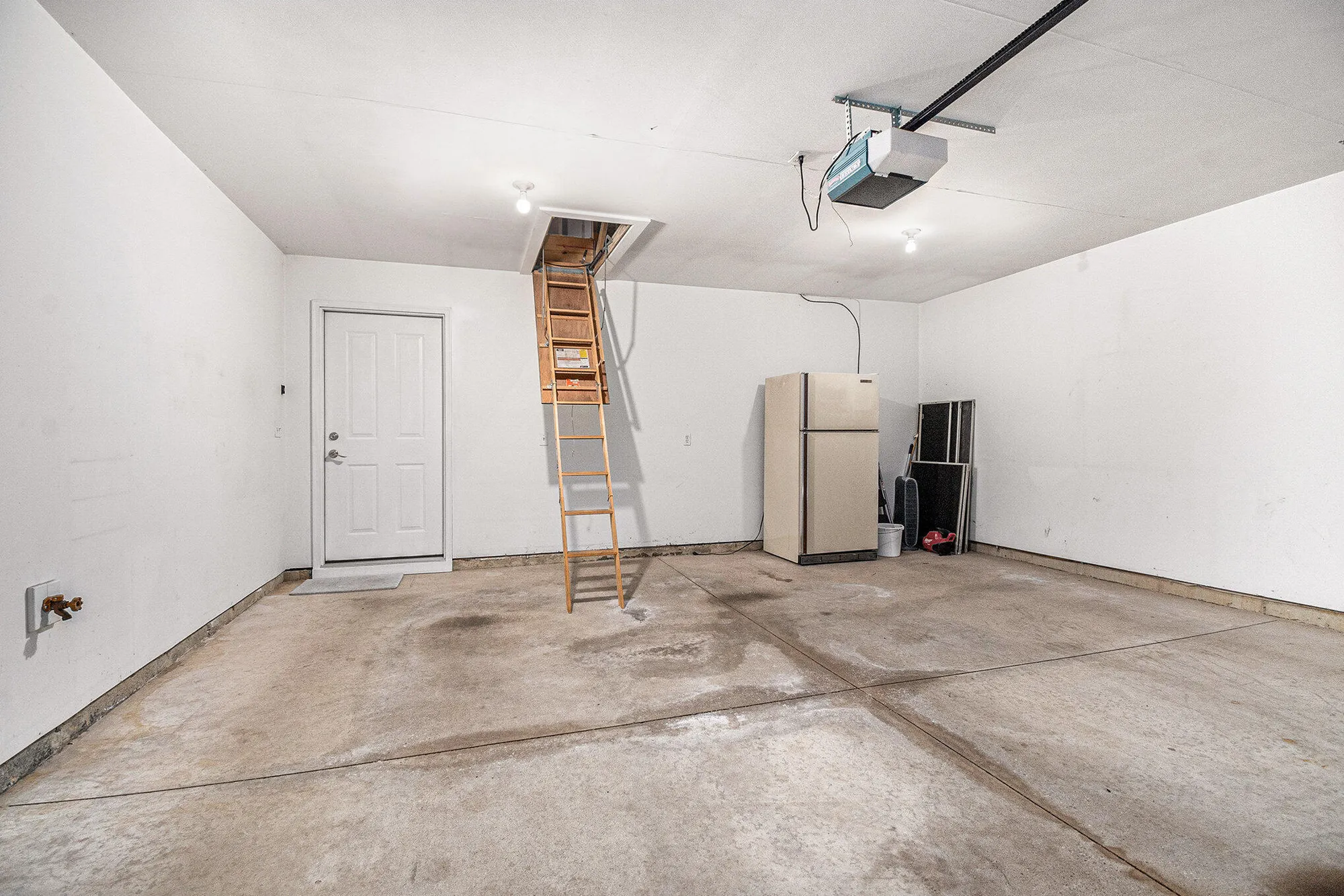 Property Slideshow image 27 of 37 | 5333 fawn creek dr sw, Grandville, MI, 49418