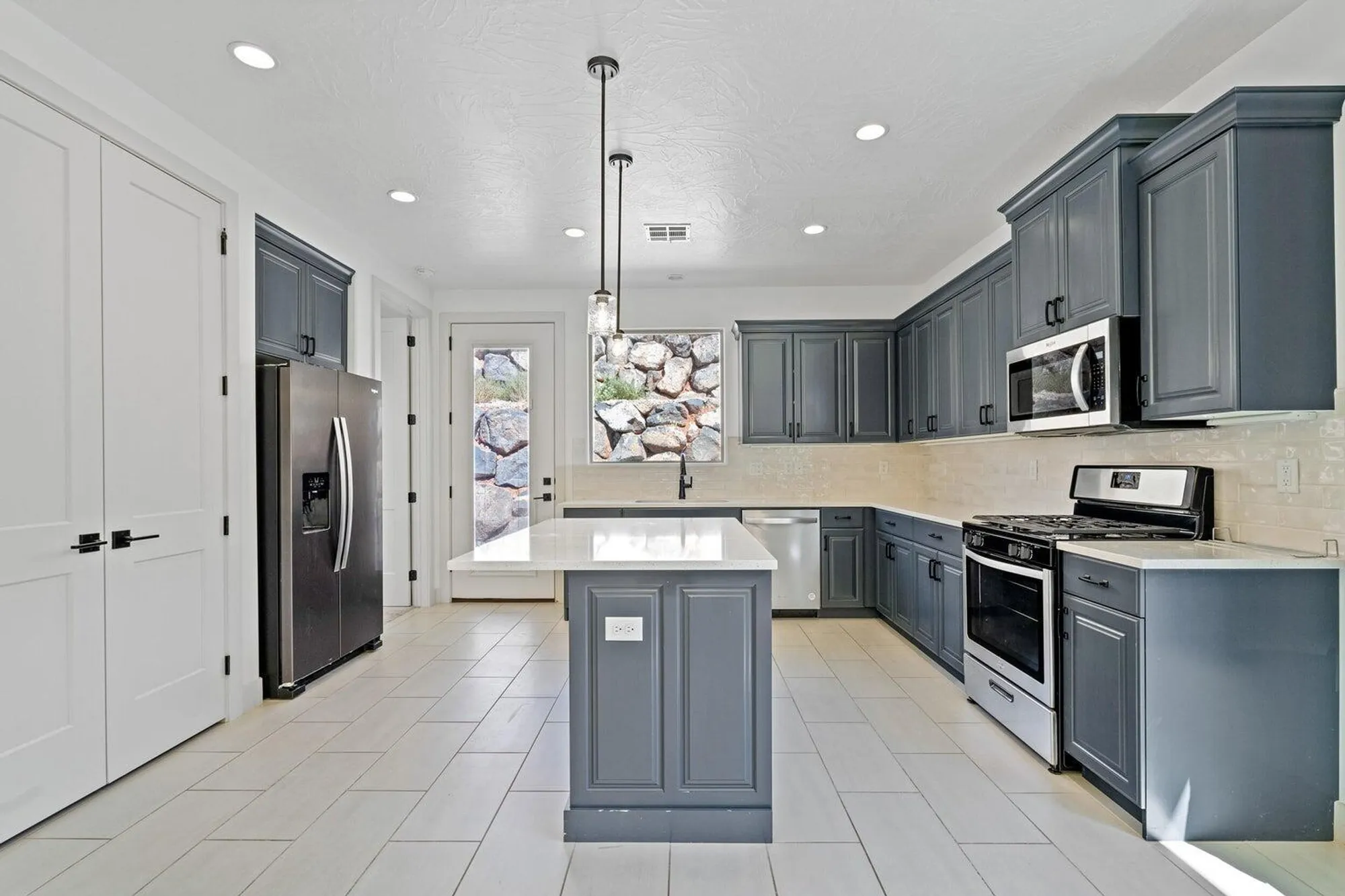 Property Slideshow image 5 of 31 | 116 w camino borde, Washington, UT, 84780