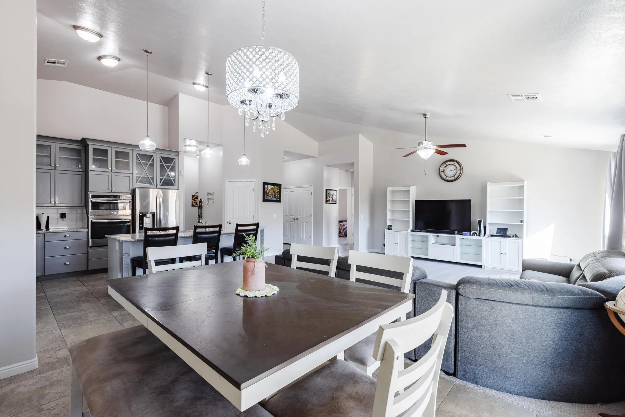 Property Slideshow image 11 of 32 | 833 w 4100, St George, UT, 84790