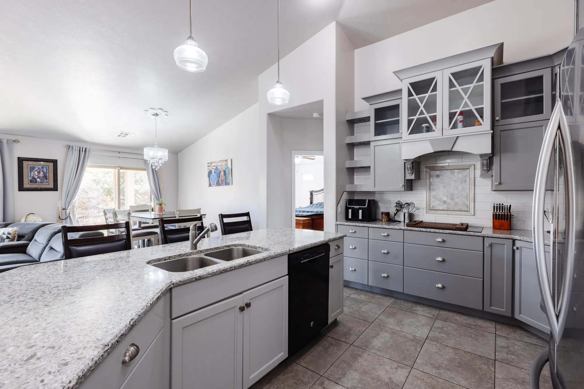 Property Slideshow image 16 of 32 | 833 w 4100, St George, UT, 84790