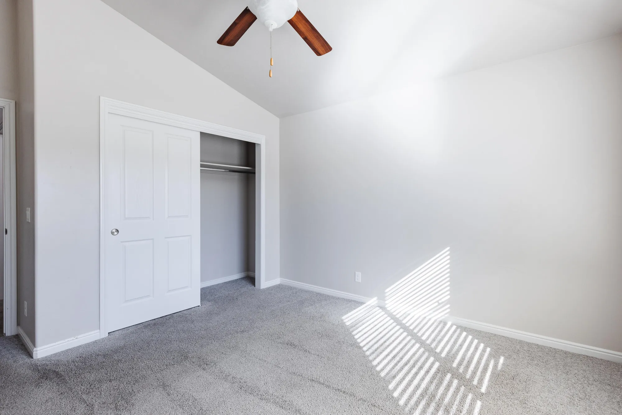 Property Slideshow image 27 of 32 | 833 w 4100, St George, UT, 84790