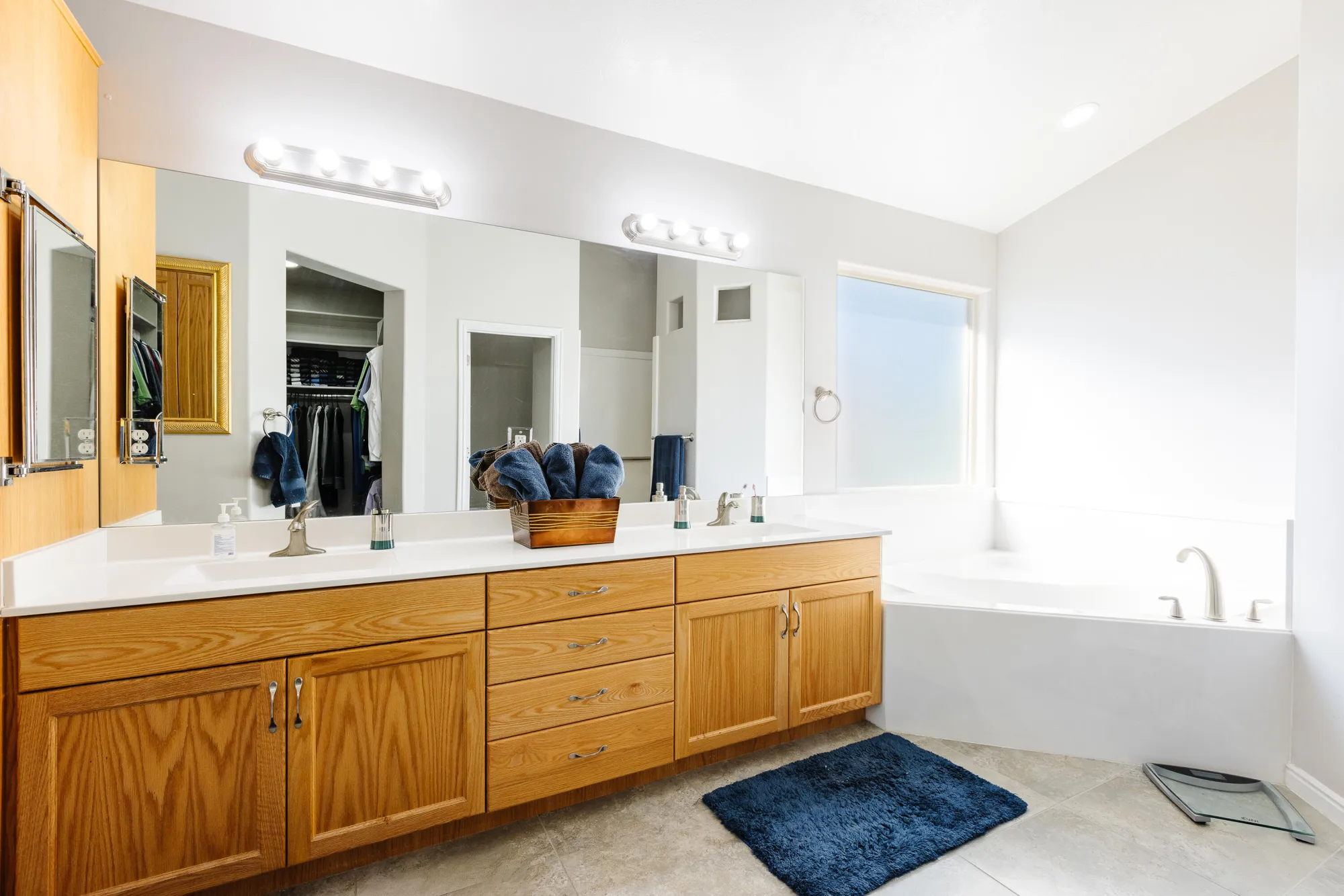 Property Slideshow image 22 of 32 | 833 w 4100, St George, UT, 84790