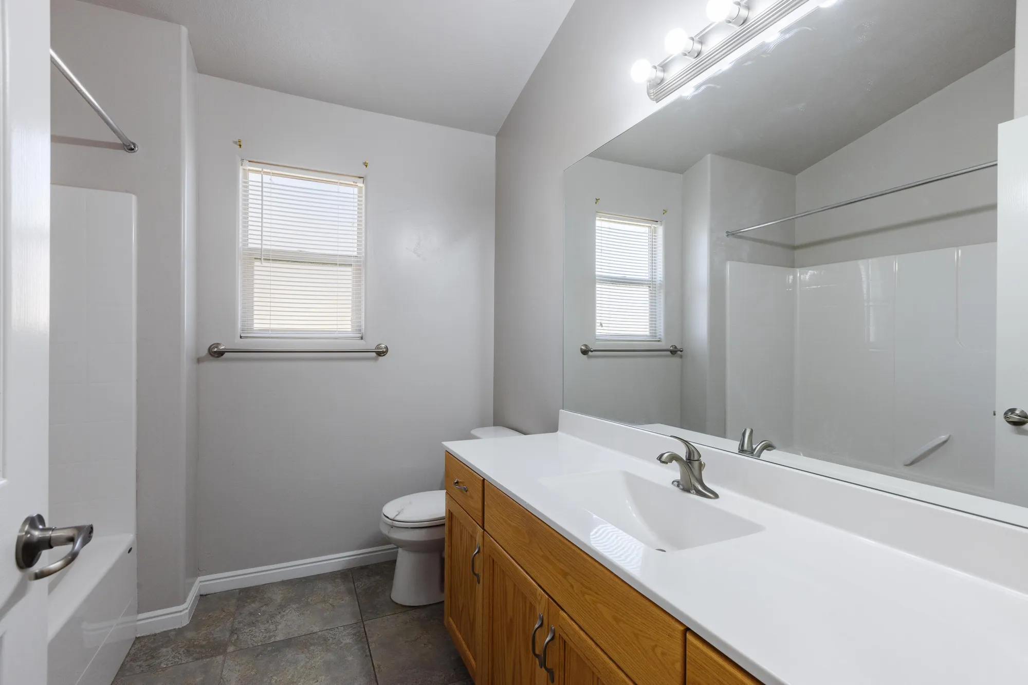 Property Slideshow image 25 of 32 | 833 w 4100, St George, UT, 84790