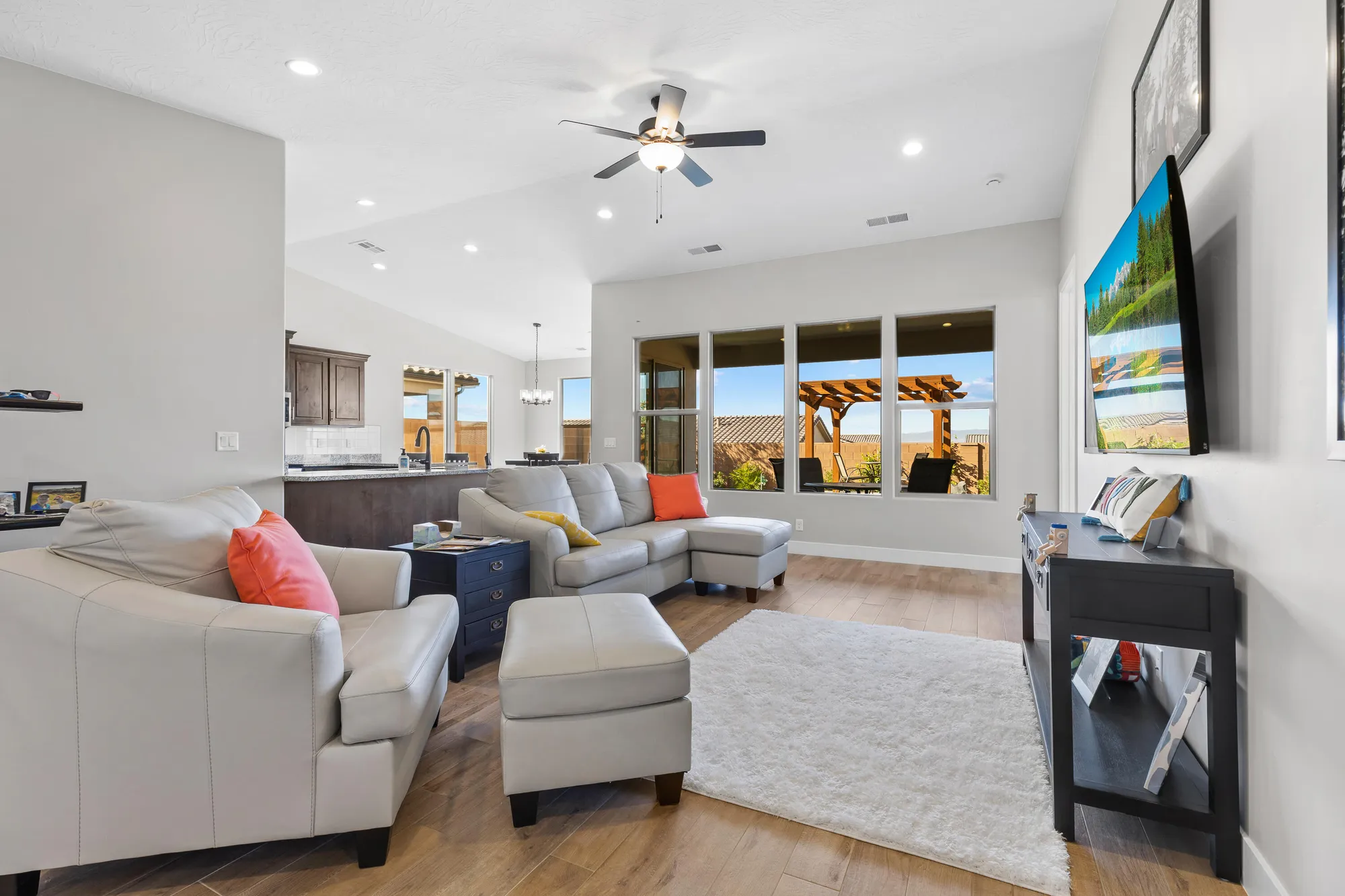 Property Slideshow image 3 of 40 | 315 w camino borde, Washington, UT, 84780