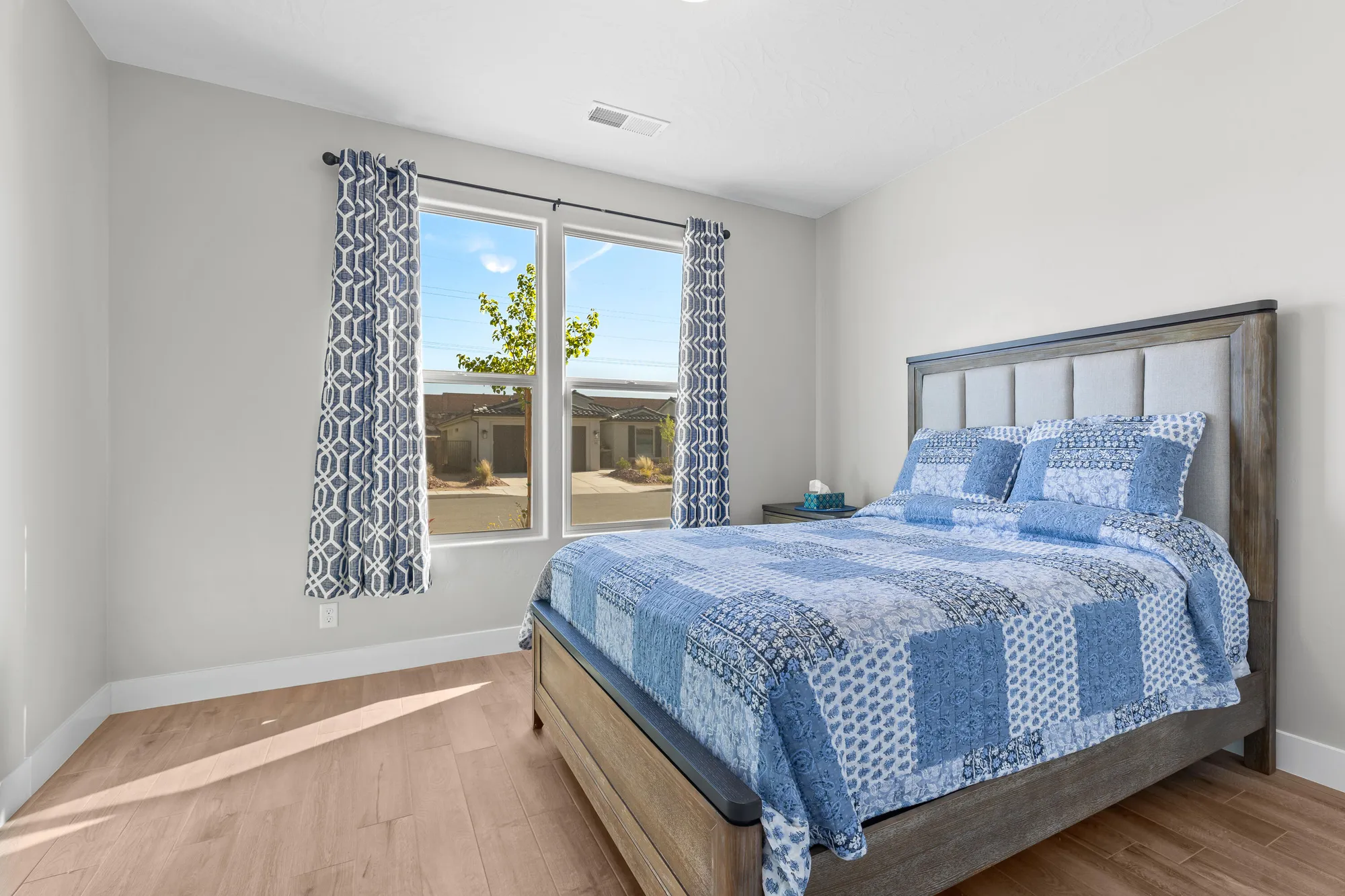 Property Slideshow image 13 of 40 | 315 w camino borde, Washington, UT, 84780