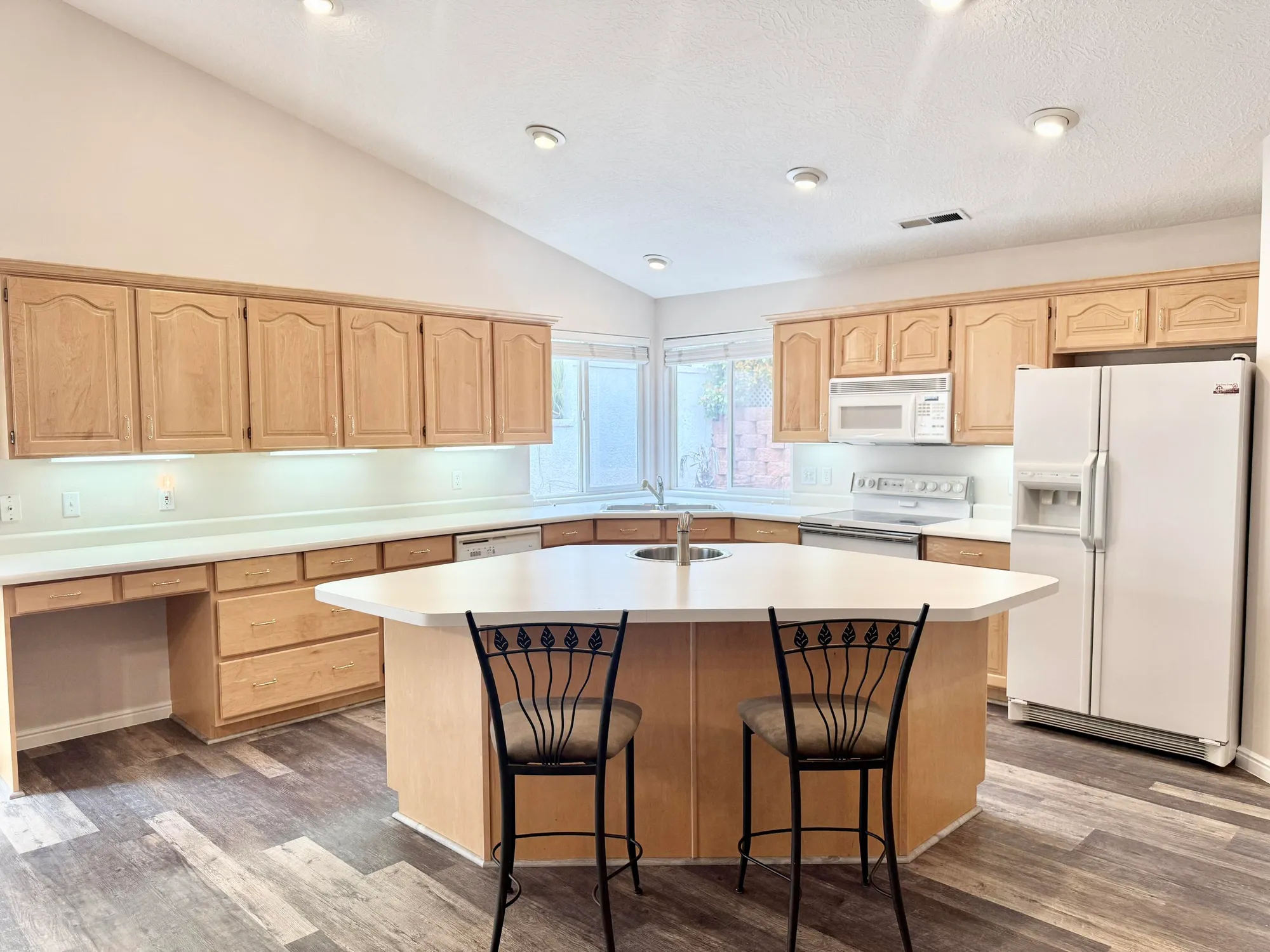 Property Slideshow image 8 of 39 | 39 n valley view dr 71, St George, UT, 84770