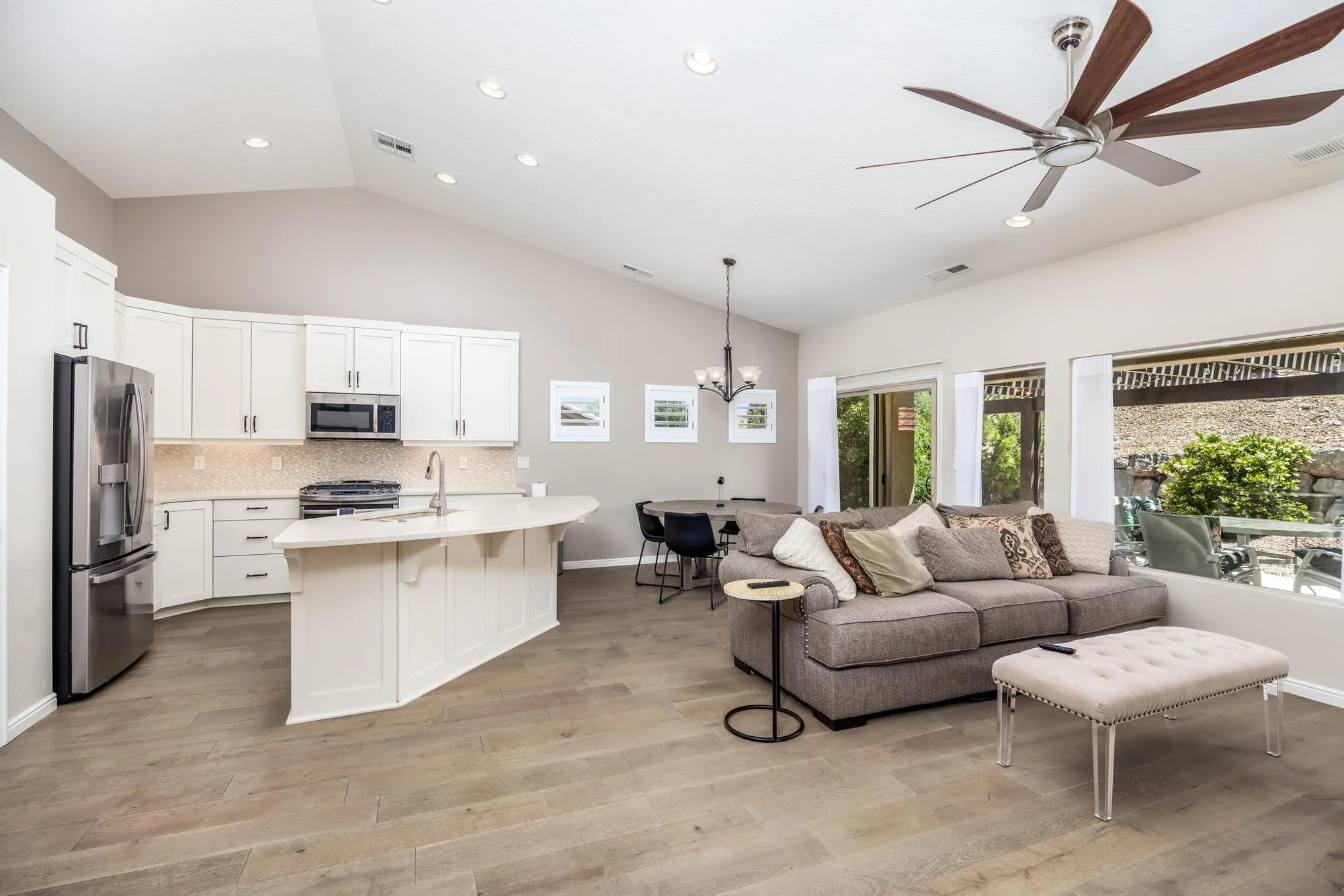 Property Slideshow image 4 of 33 | 1349 w silk berry dr, St George, UT, 84790