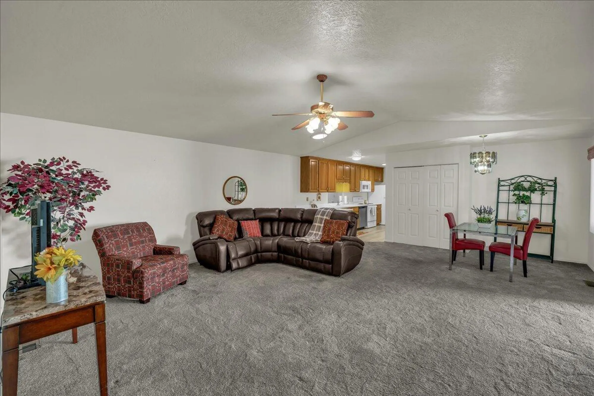 Property Slideshow image 4 of 16 | 1331 n dixie downs rd unit 56, St George, UT, 84770