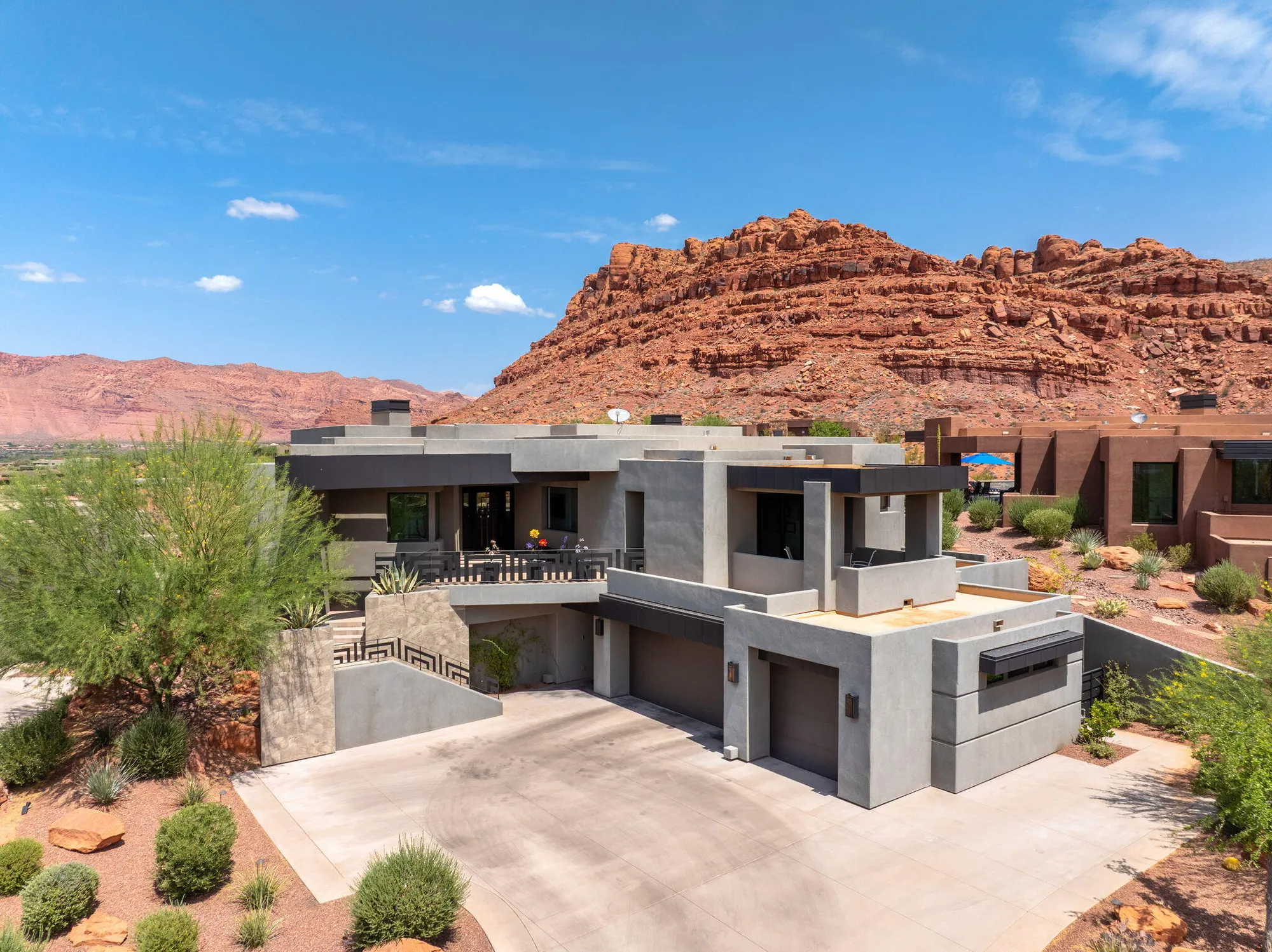Property Slideshow image 1 of 61 | 1978 w cougar rock cir, St George, UT, 84770