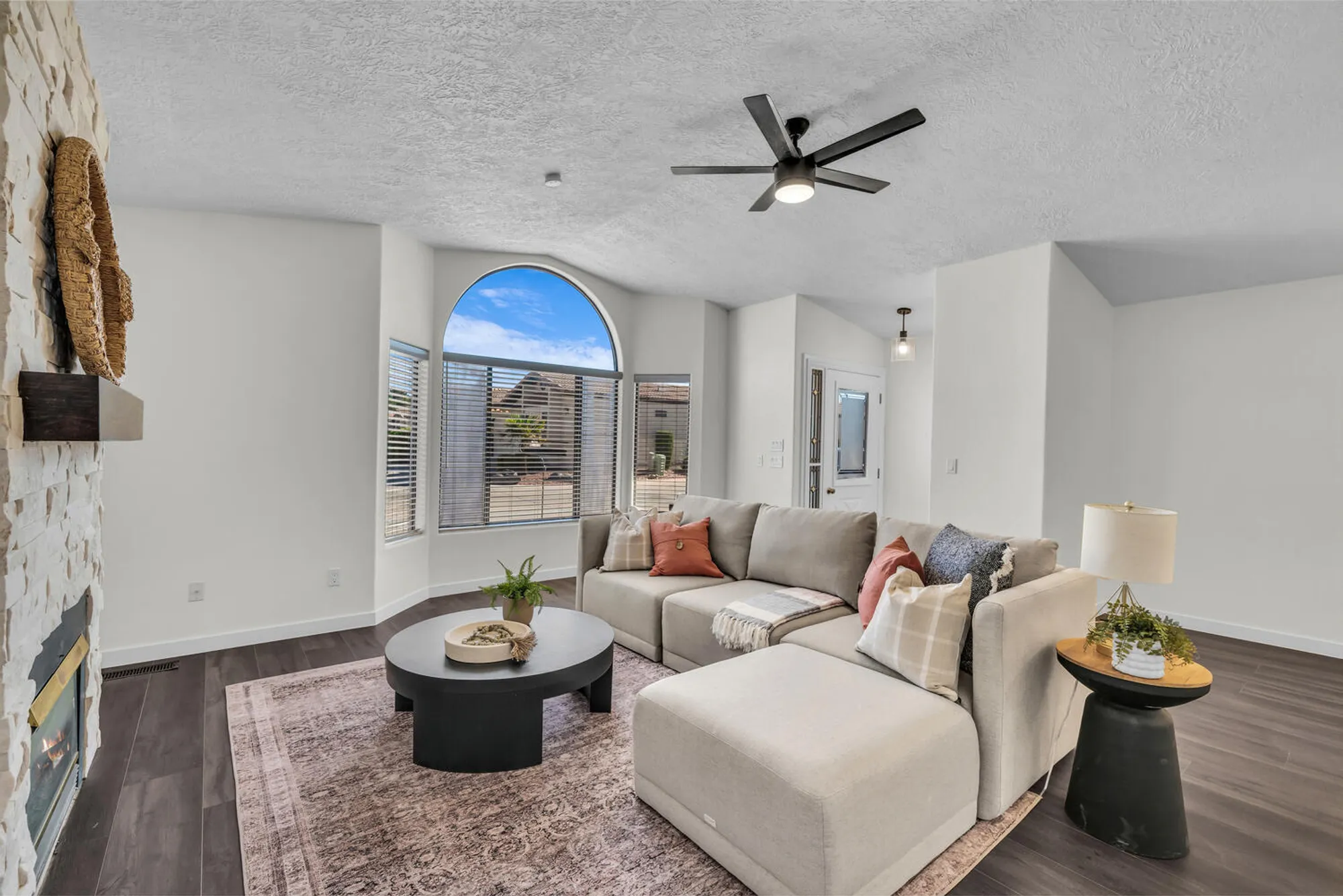 Property Slideshow image 3 of 17 | 1331 n dixie downs rd unit 100, St George, UT, 84770