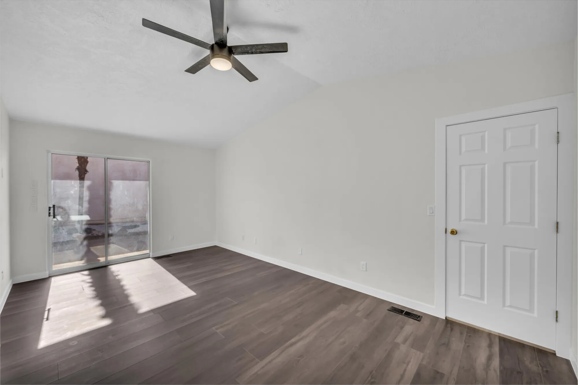 Property Slideshow image 8 of 17 | 1331 n dixie downs rd unit 100, St George, UT, 84770