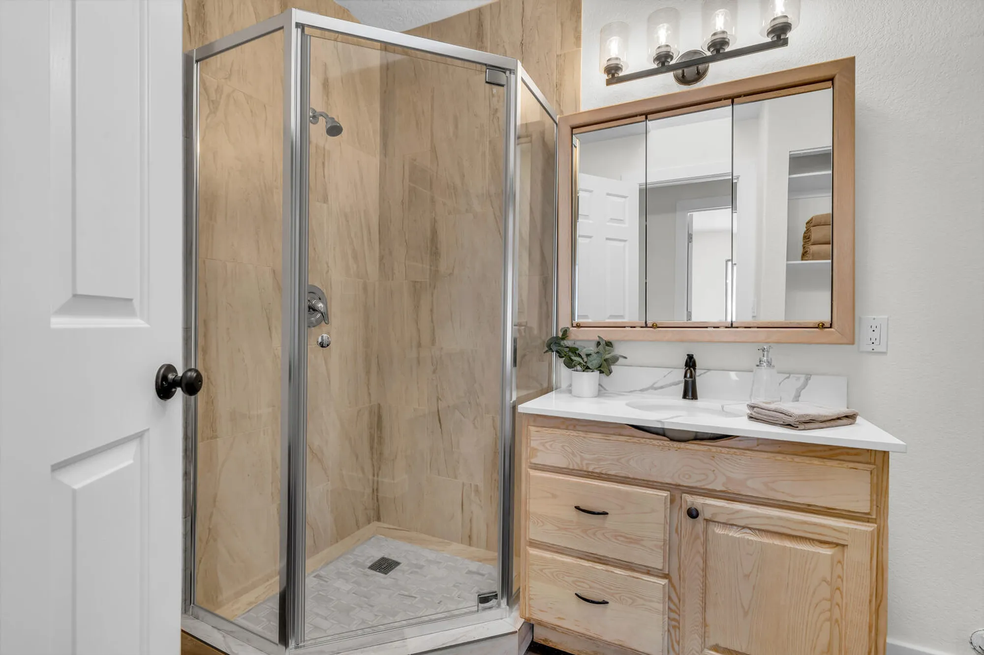 Property Slideshow image 12 of 17 | 1331 n dixie downs rd unit 100, St George, UT, 84770