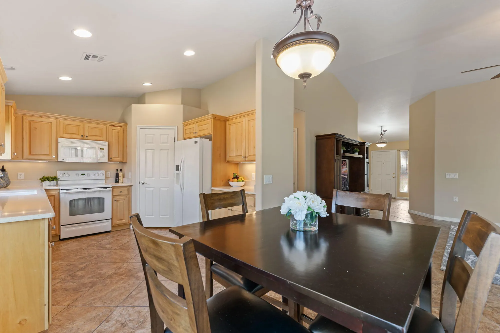 Property Slideshow image 14 of 36 | 4652 s medallion dr, St George, UT, 84790