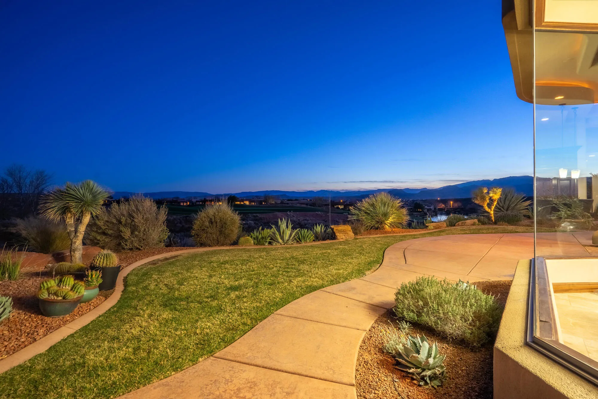 Property Slideshow image 26 of 83 | 3052 n snow canyon pkwy 8, St George, UT, 84770