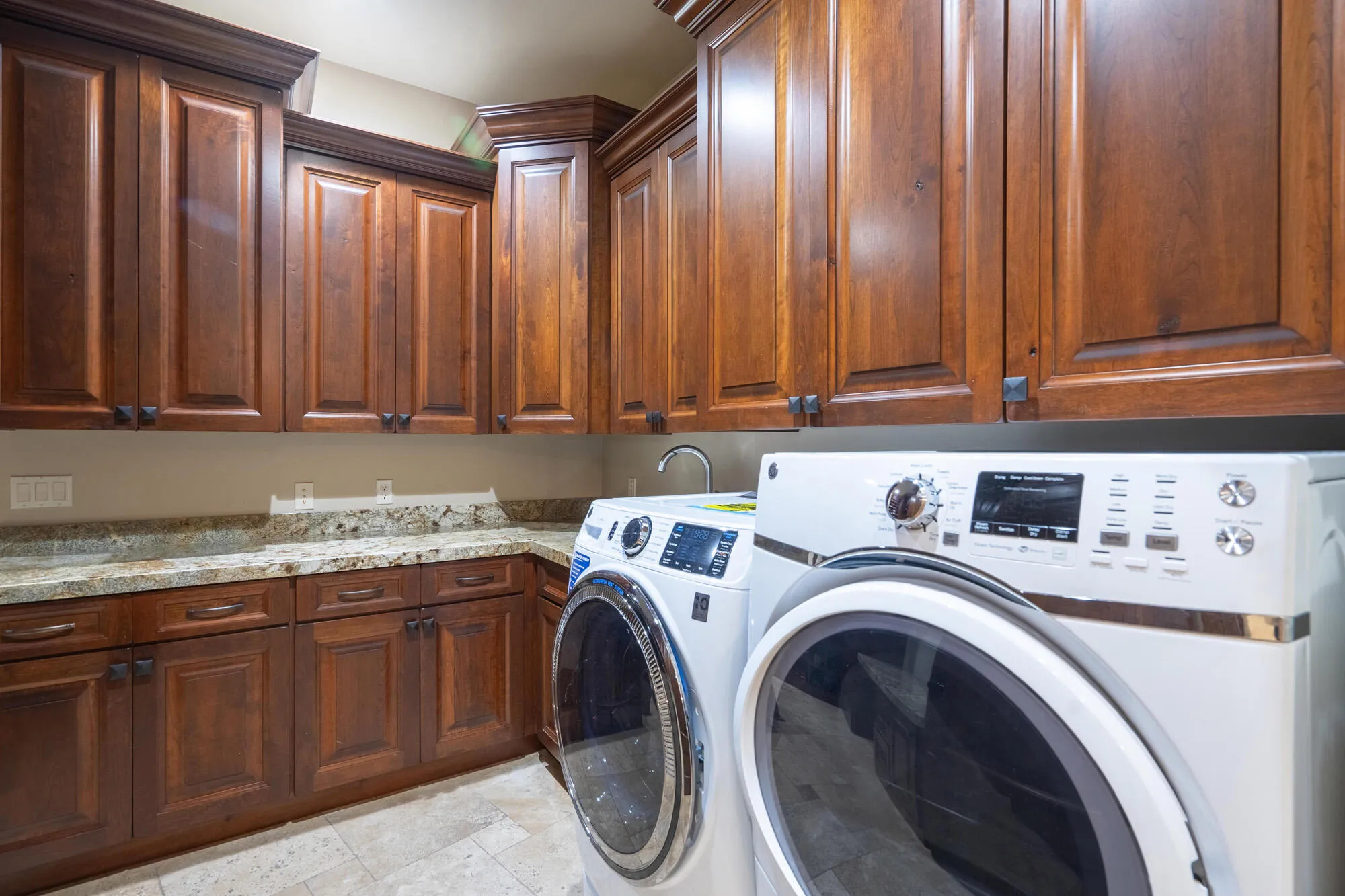 Property Slideshow image 41 of 83 | 3052 n snow canyon pkwy 8, St George, UT, 84770