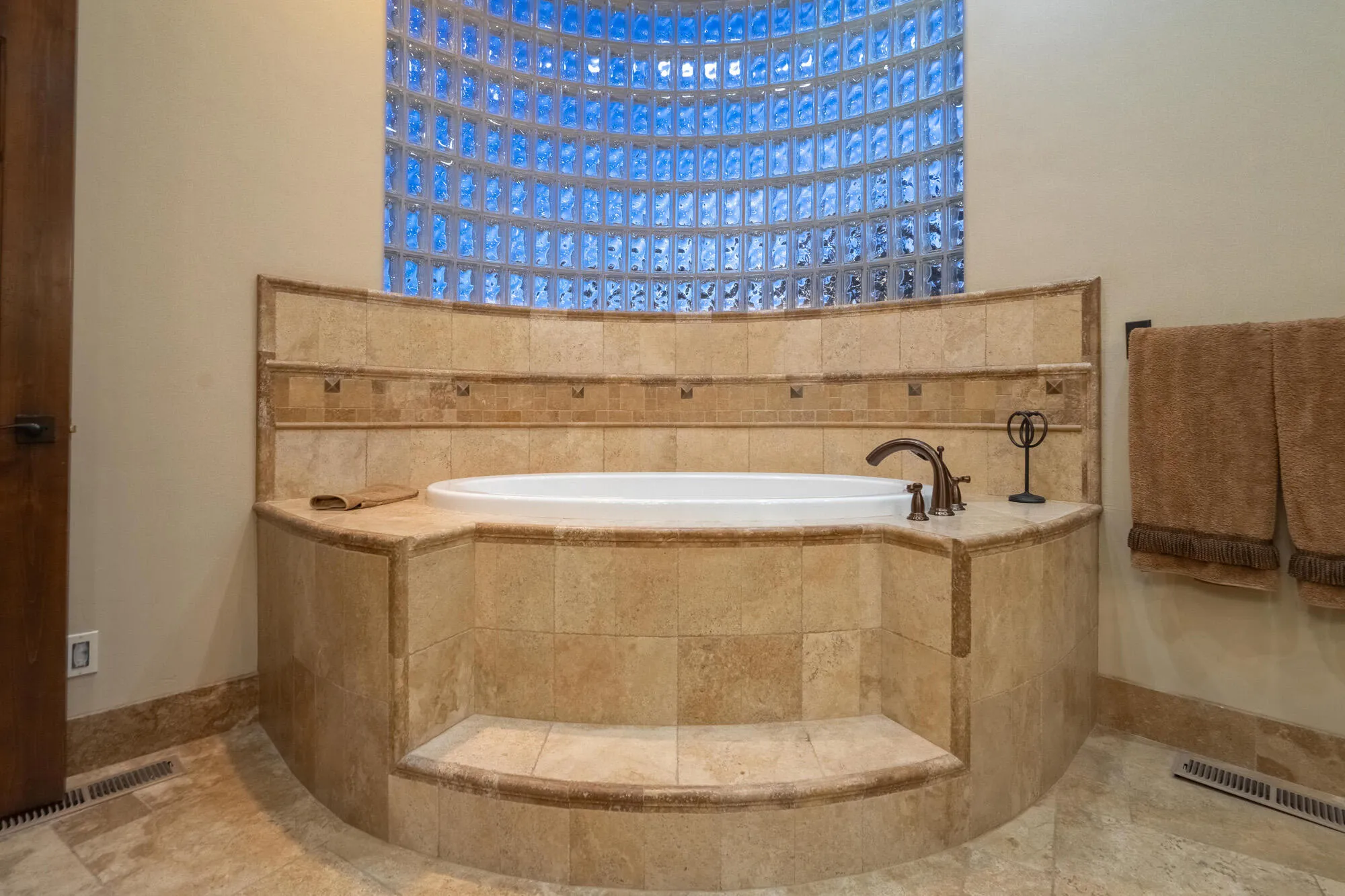 Property Slideshow image 40 of 83 | 3052 n snow canyon pkwy 8, St George, UT, 84770