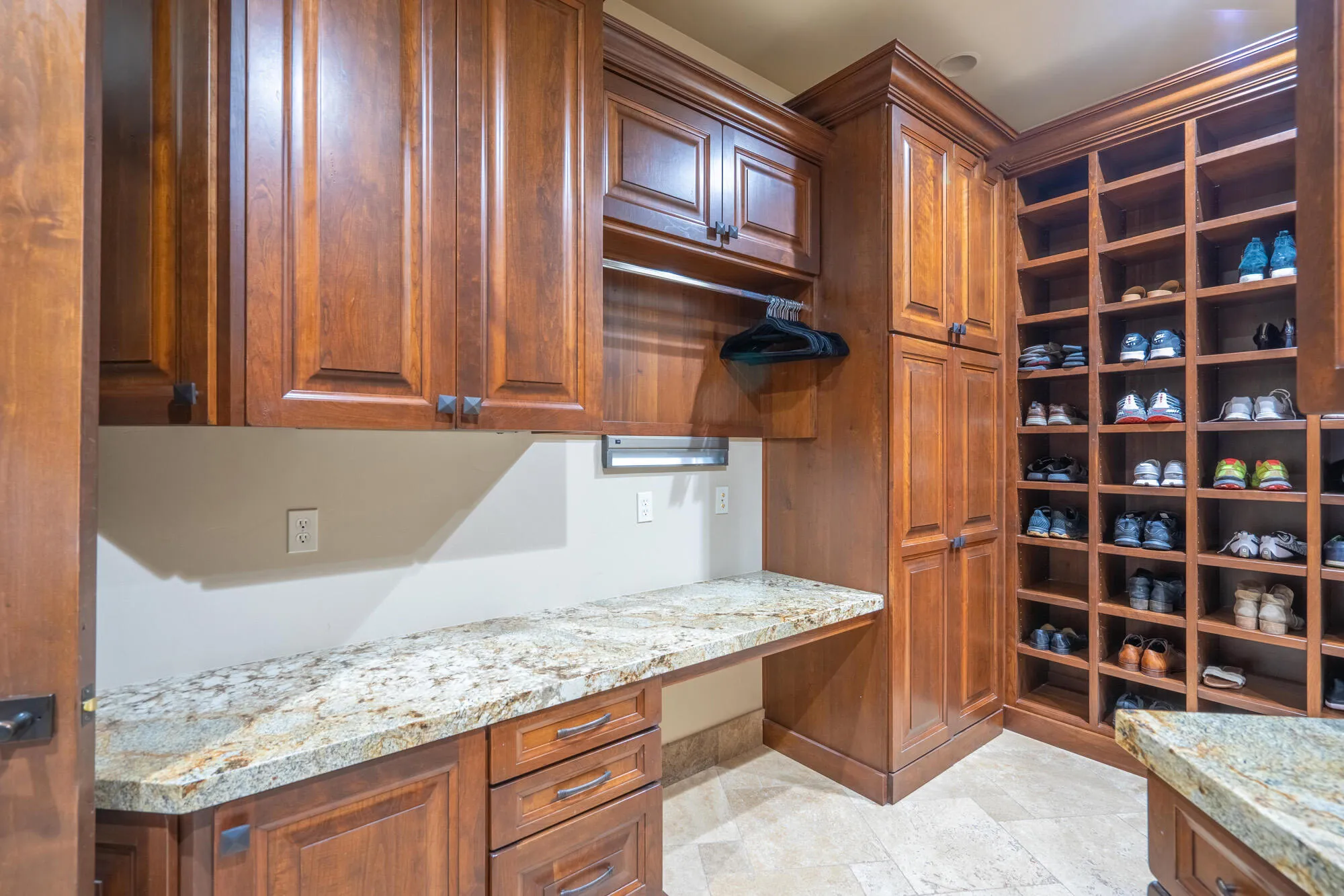 Property Slideshow image 42 of 83 | 3052 n snow canyon pkwy 8, St George, UT, 84770