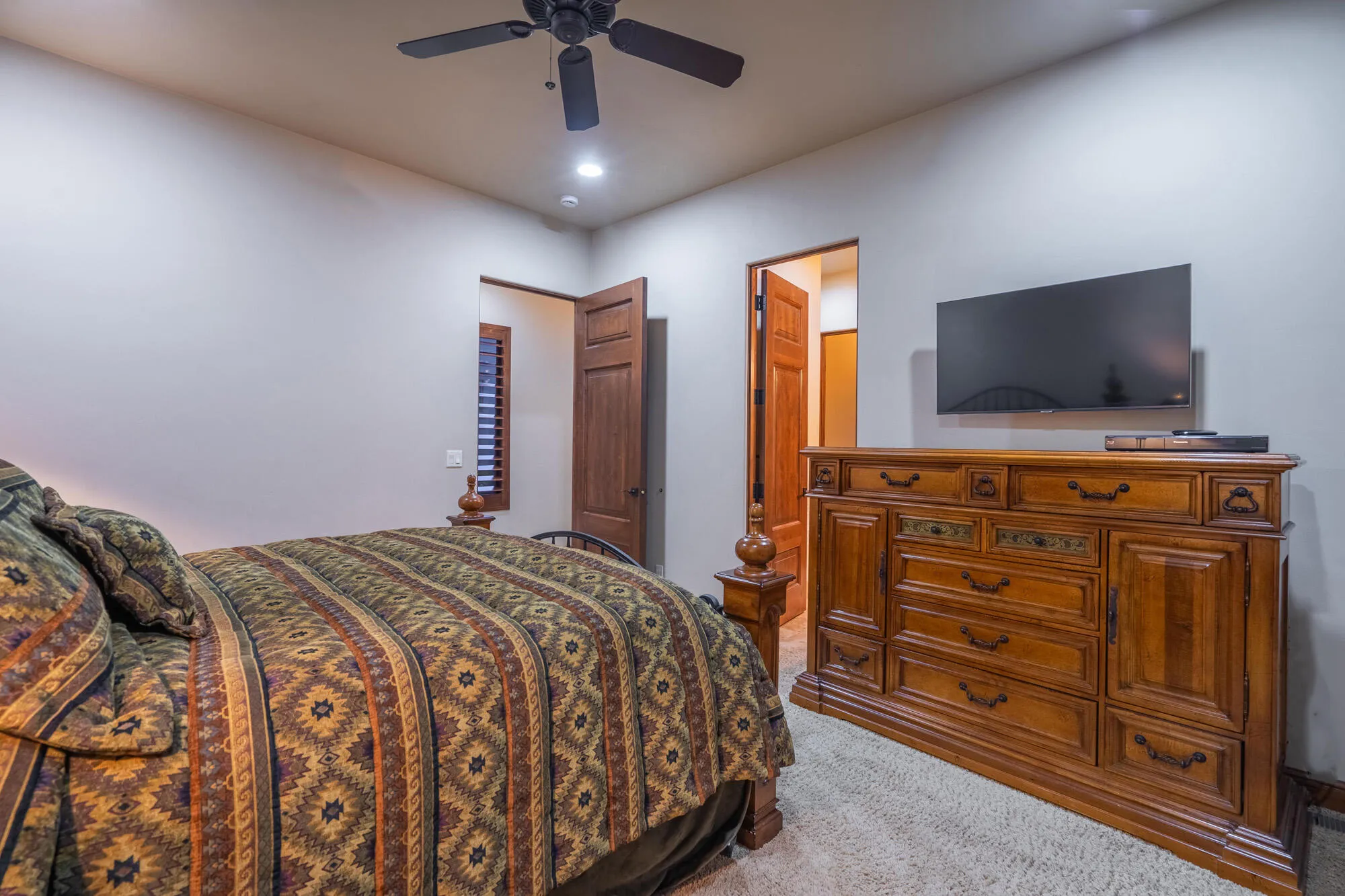 Property Slideshow image 48 of 83 | 3052 n snow canyon pkwy 8, St George, UT, 84770