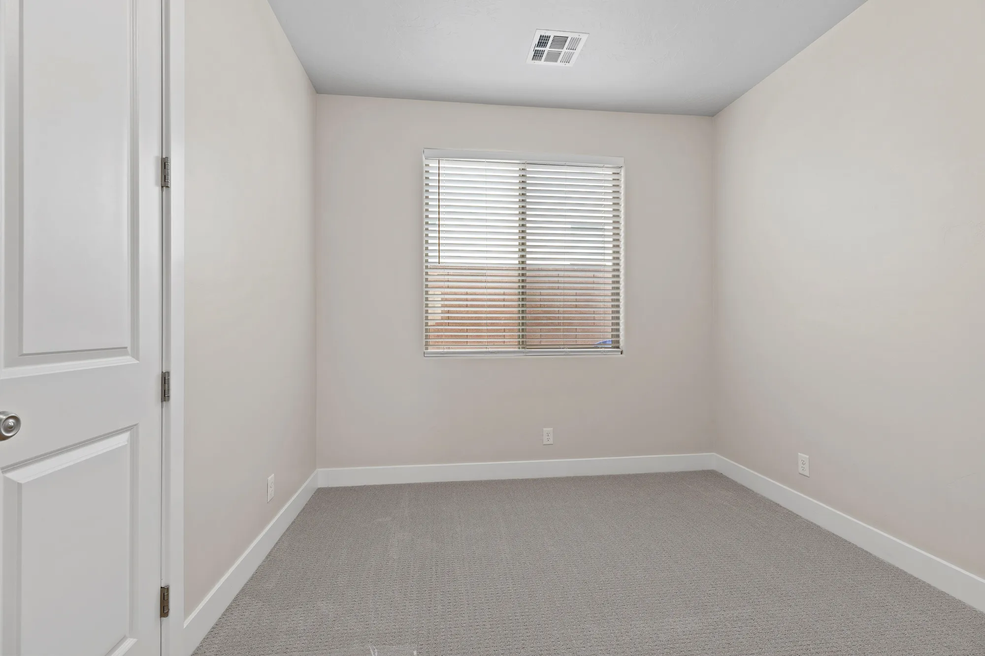 Property Slideshow image 14 of 33 | 133 w white pearl dr, Washington, UT, 84780