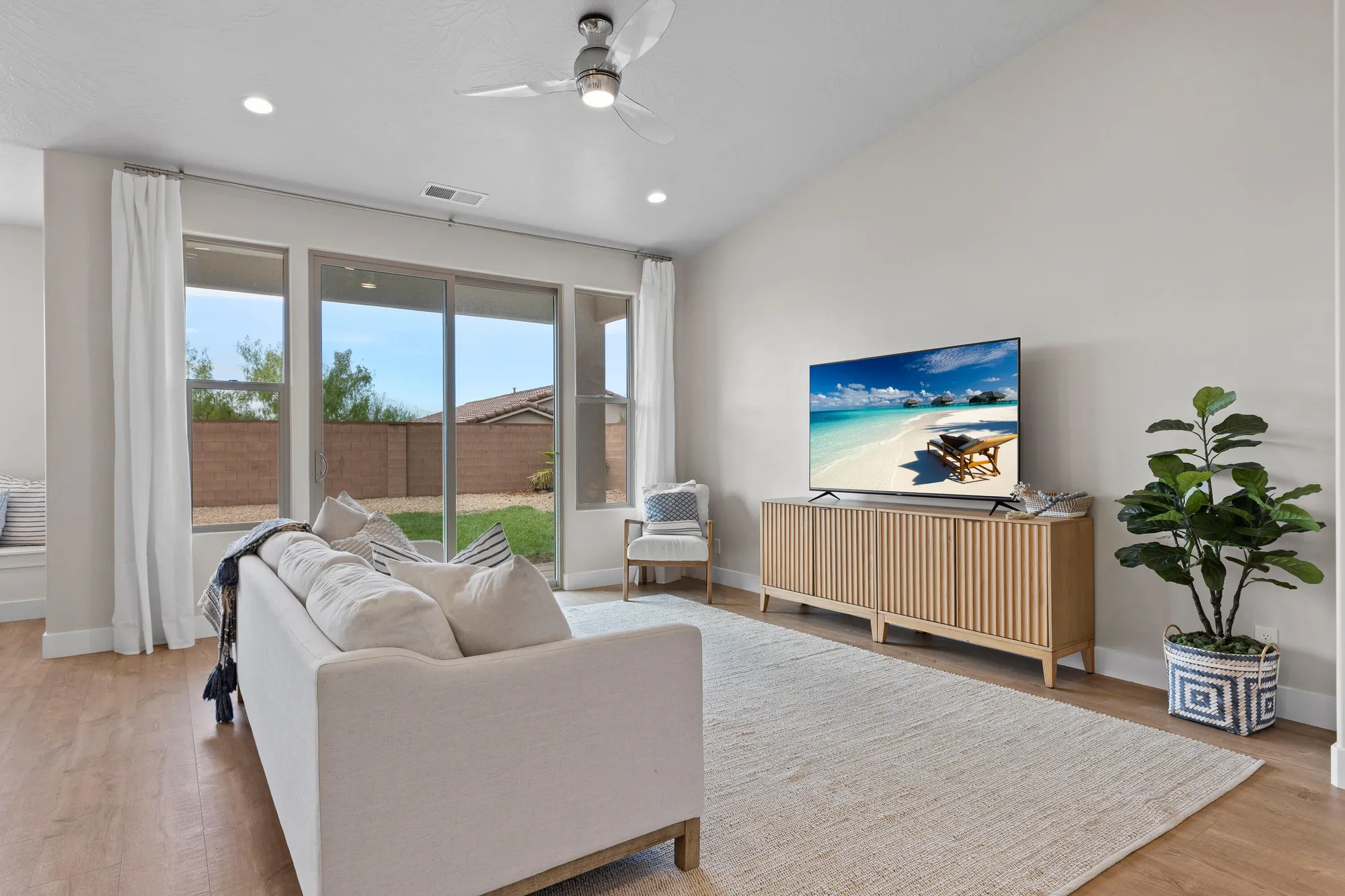 Property Slideshow image 5 of 33 | 133 w white pearl dr, Washington, UT, 84780