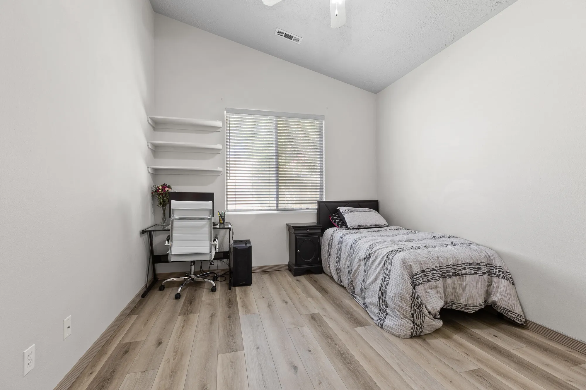 Property Slideshow image 15 of 36 | 1165 w indian hills dr unit 223, St George, UT, 84770