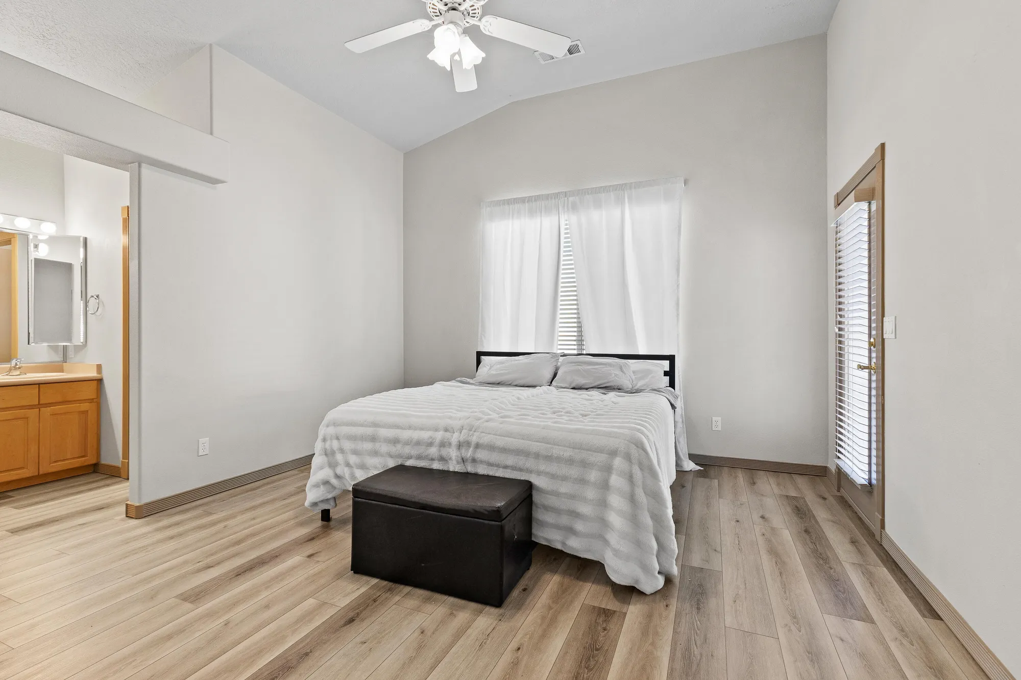 Property Slideshow image 10 of 36 | 1165 w indian hills dr unit 223, St George, UT, 84770