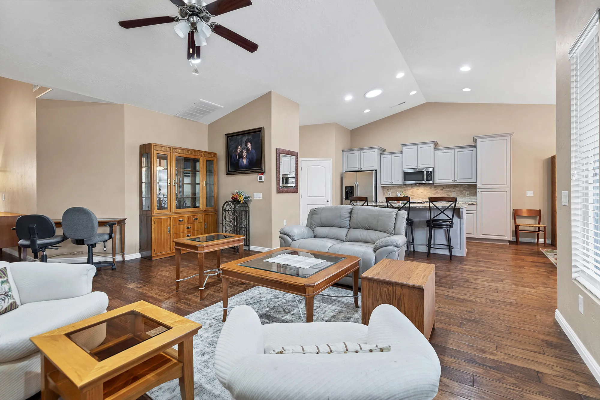 Property Slideshow image 7 of 28 | 4730 s medallion dr, St George, UT, 84790