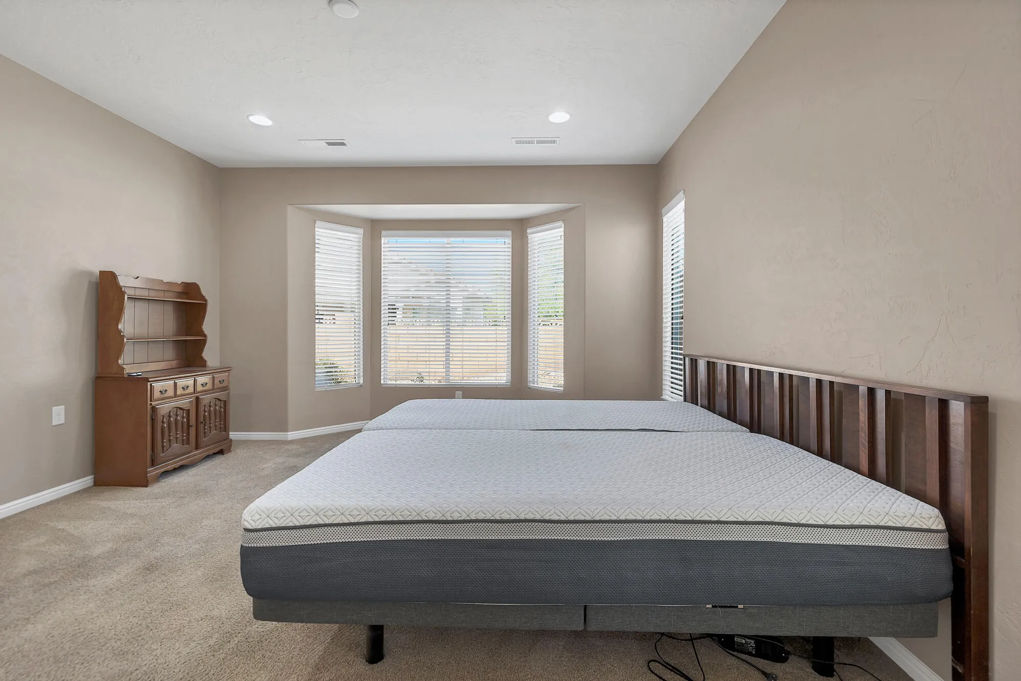 Property Slideshow image 18 of 28 | 4730 s medallion dr, St George, UT, 84790
