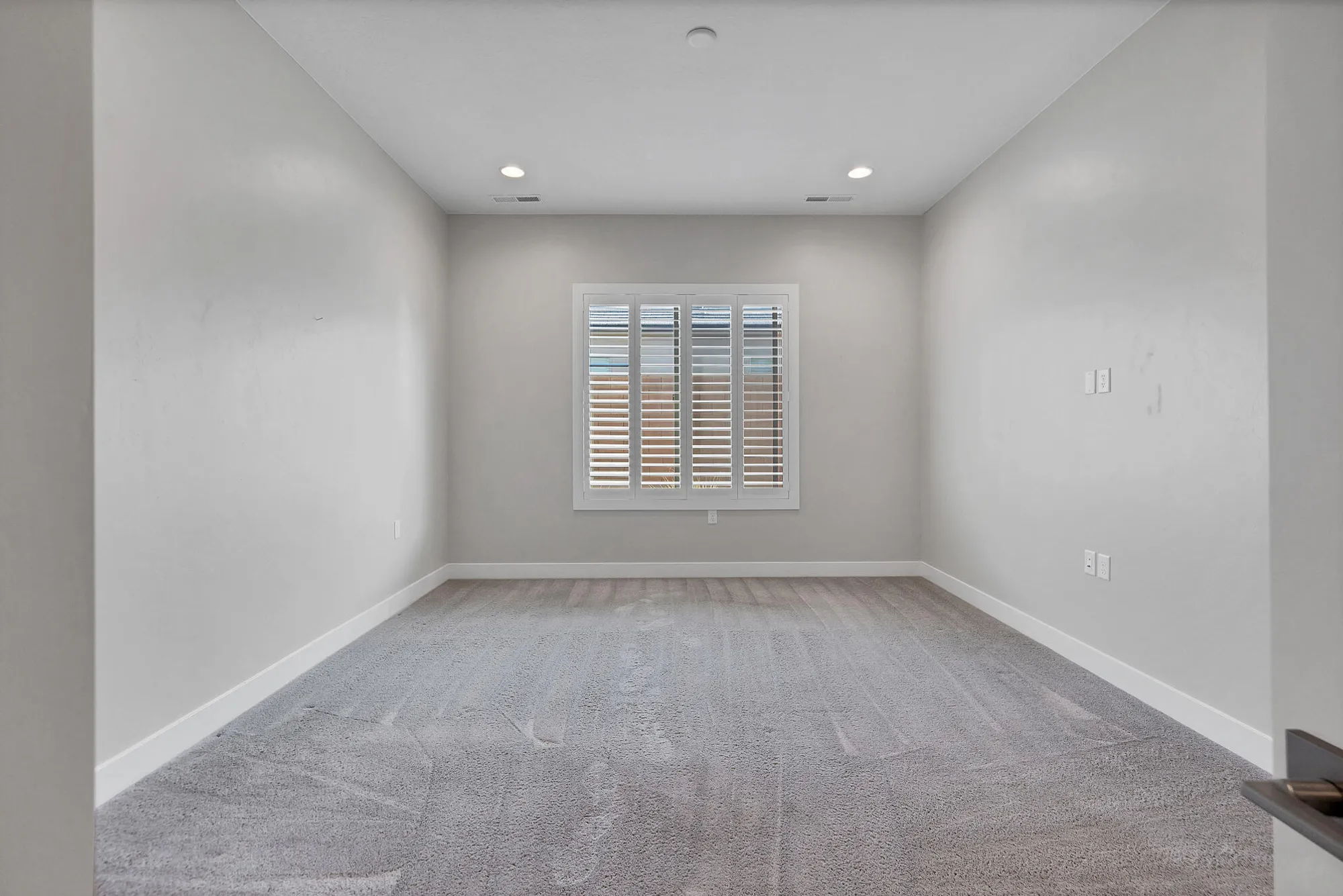 Property Slideshow image 20 of 30 | 1174 w graham dr, St George, UT, 84790