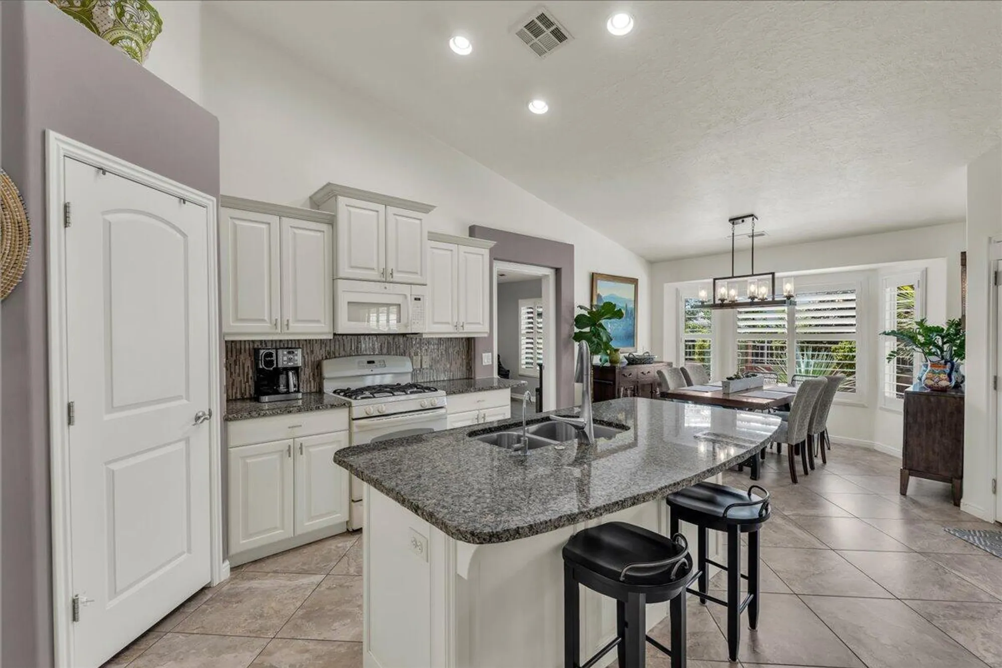 Property Slideshow image 9 of 28 | 4760 s medallion dr, St George, UT, 84790