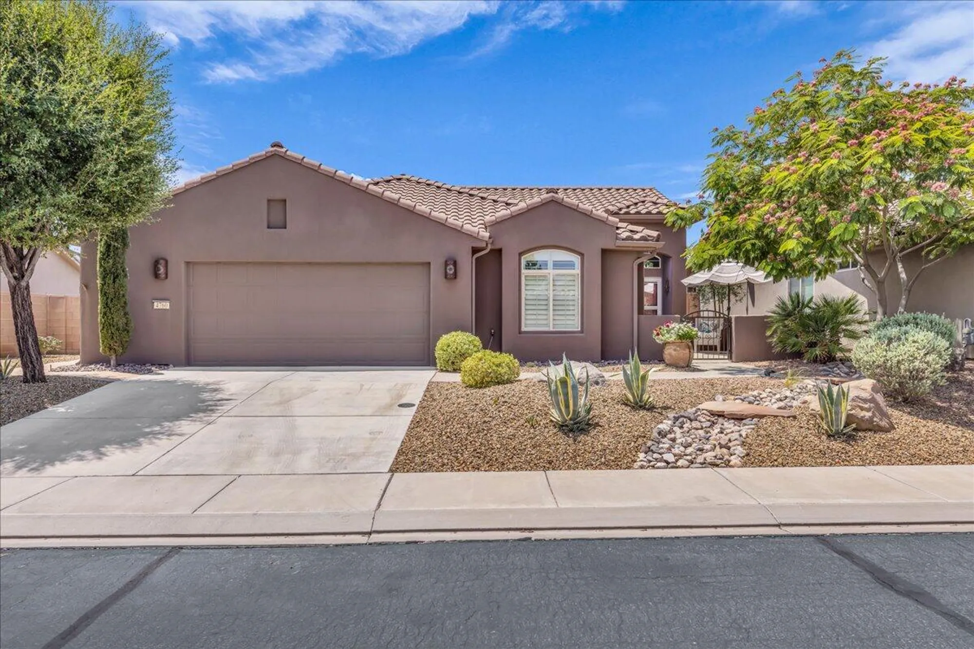 Property Slideshow image 1 of 28 | 4760 s medallion dr, St George, UT, 84790