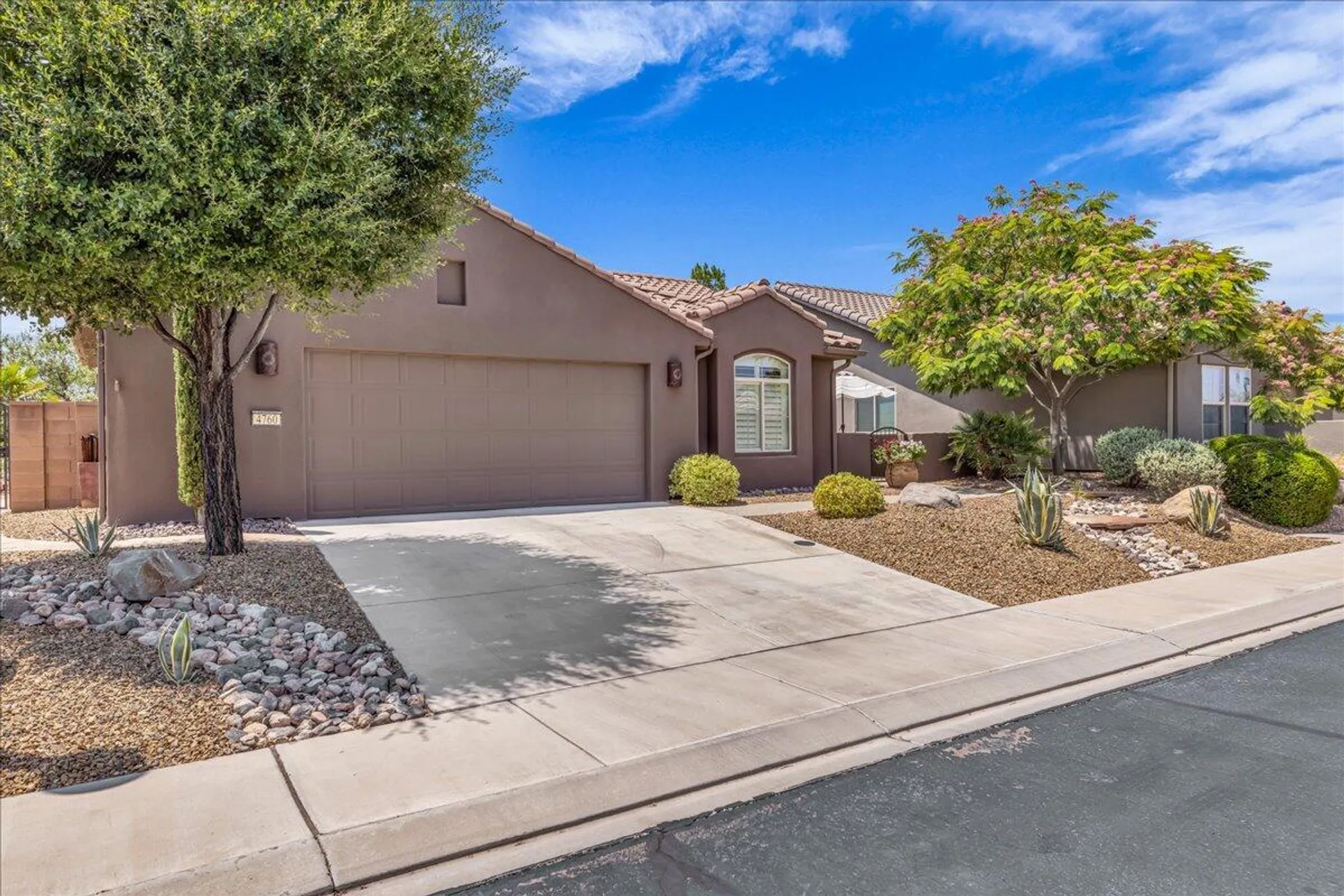 Property Slideshow image 2 of 28 | 4760 s medallion dr, St George, UT, 84790