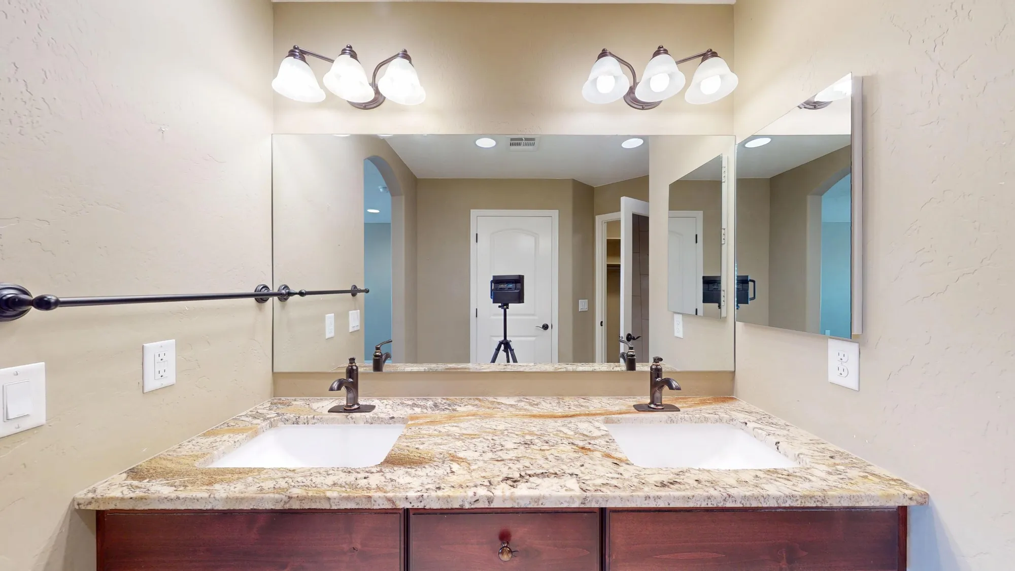 Property Slideshow image 10 of 49 | 4260 s painted finch dr, St George, UT, 84790
