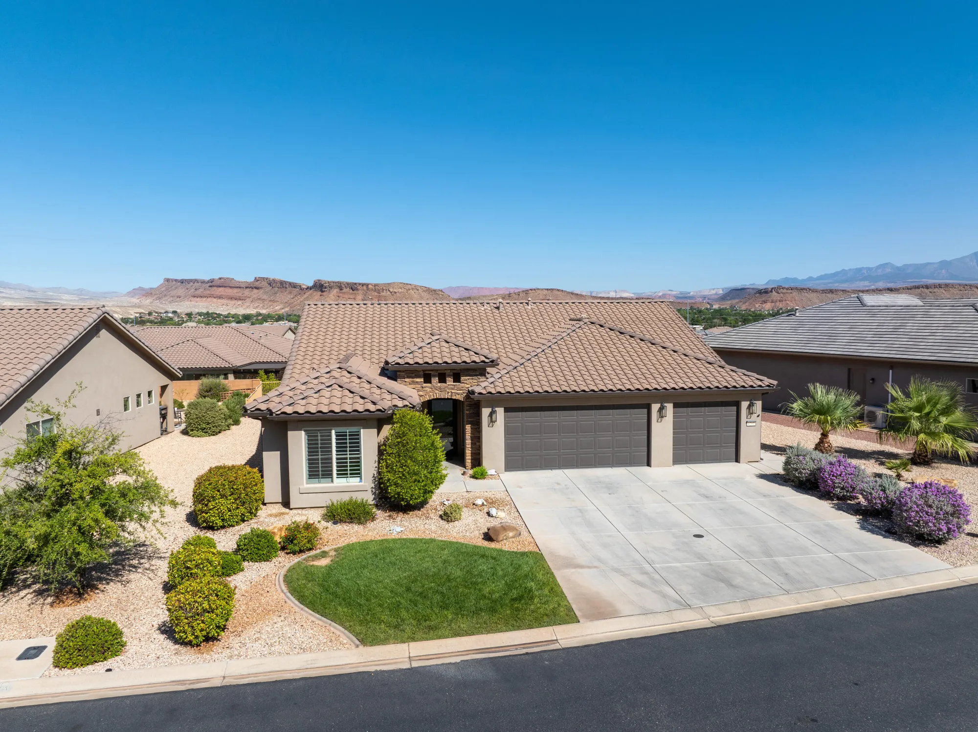 Property Slideshow image 21 of 49 | 4260 s painted finch dr, St George, UT, 84790