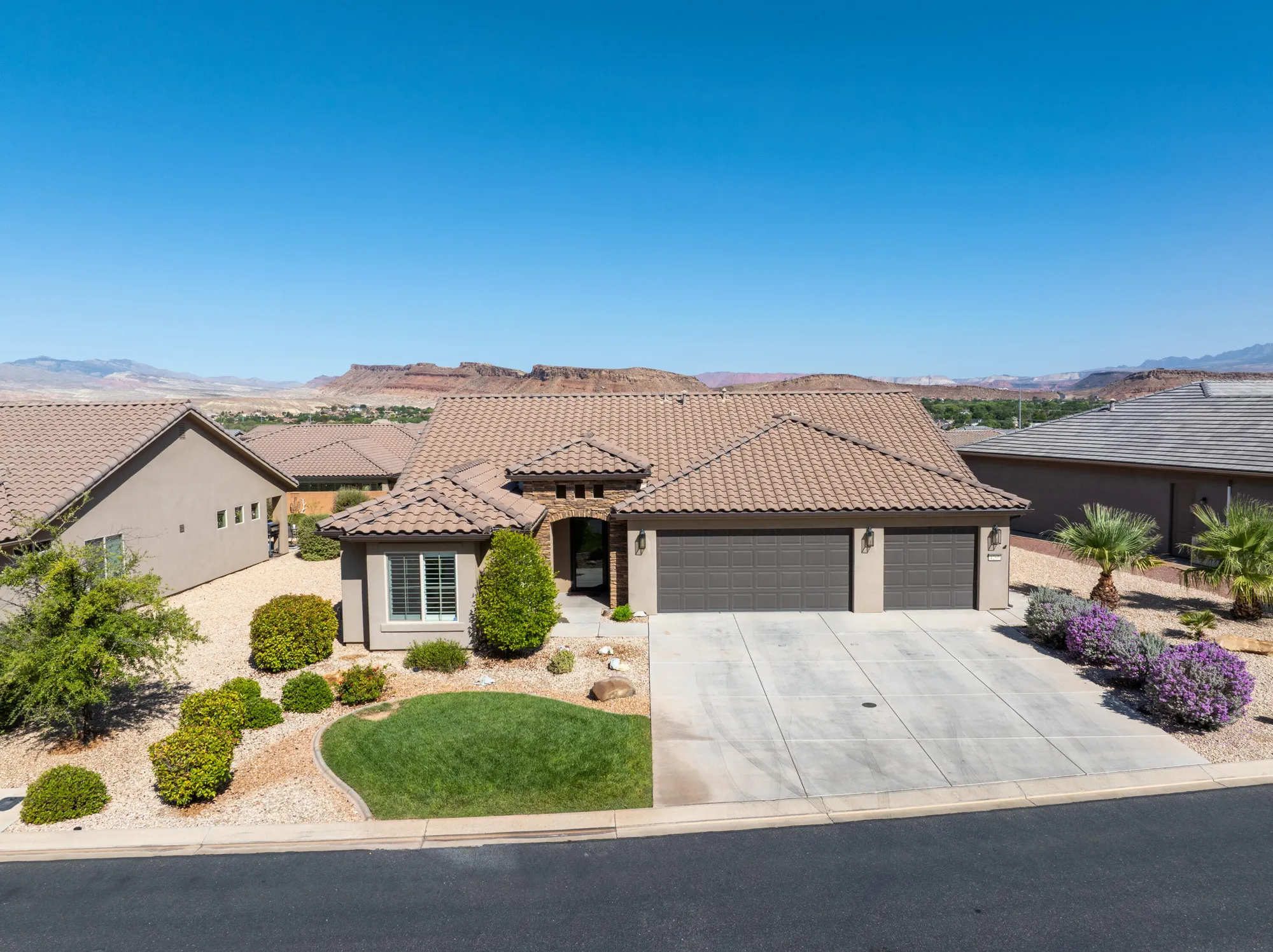 Property Slideshow image 22 of 49 | 4260 s painted finch dr, St George, UT, 84790