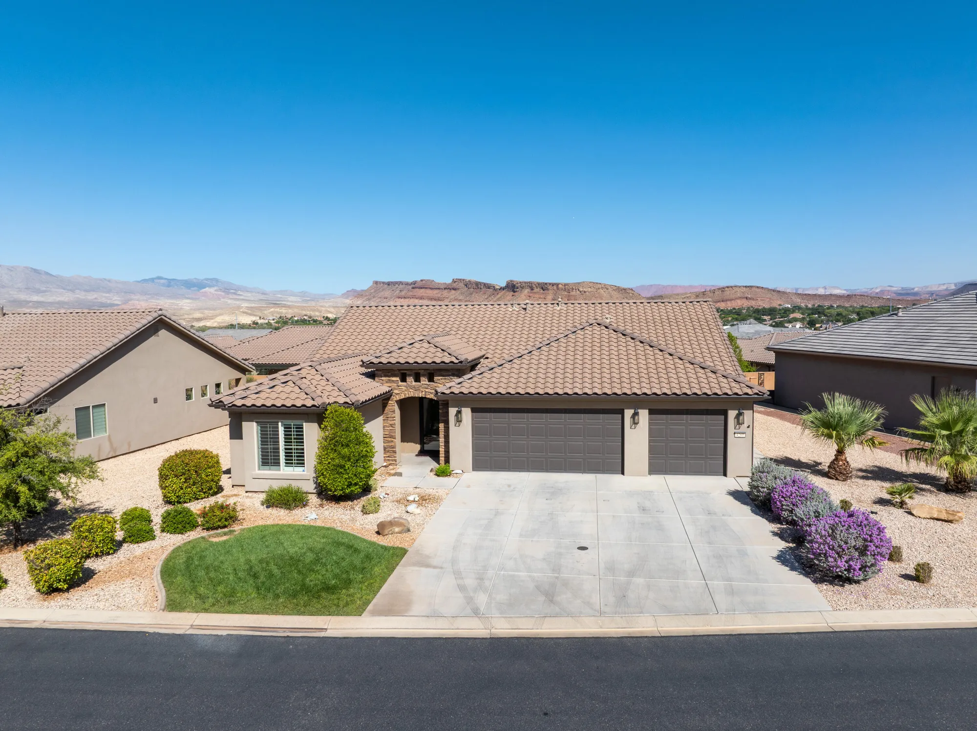 Property Slideshow image 23 of 49 | 4260 s painted finch dr, St George, UT, 84790