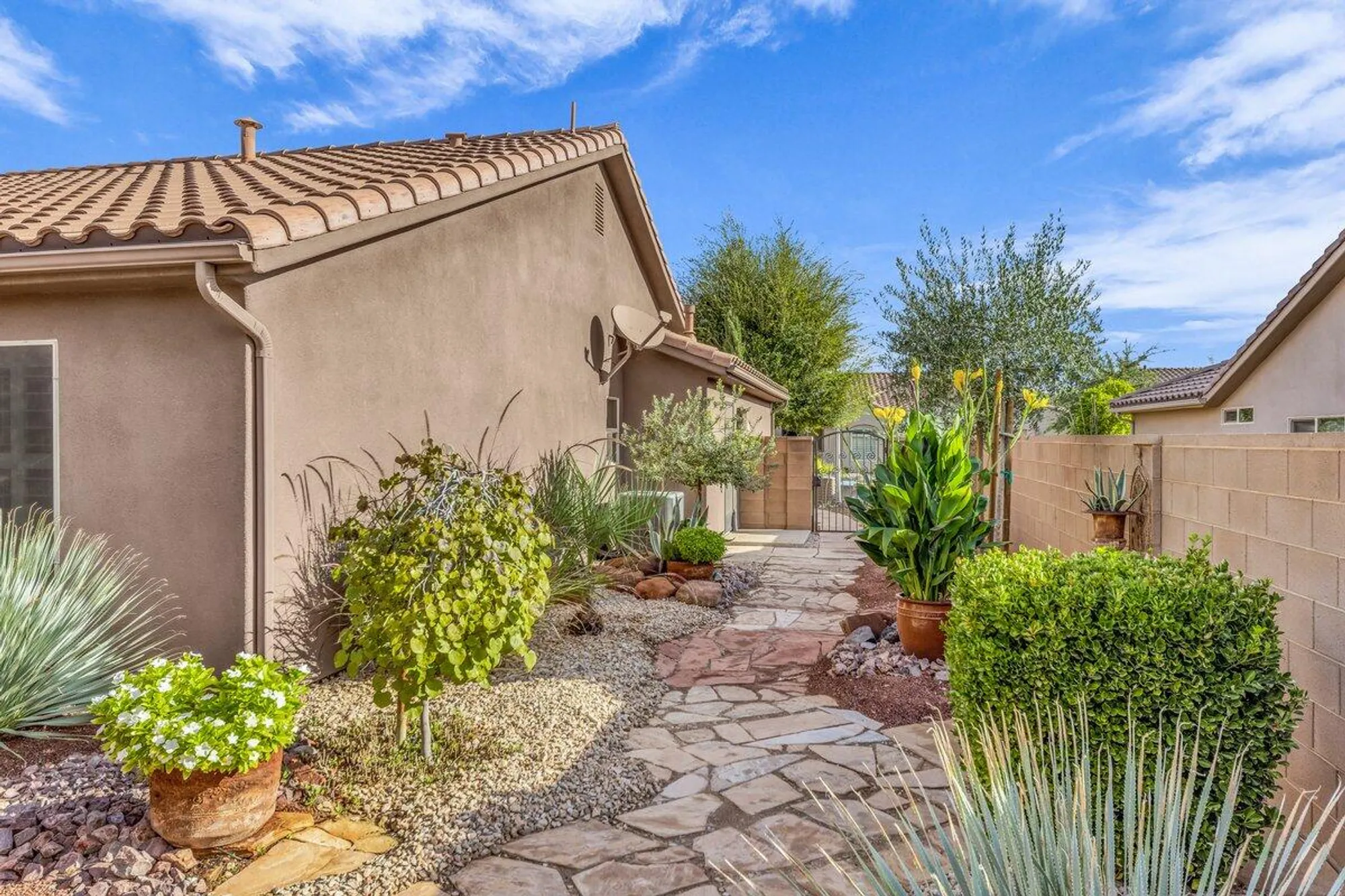 Property Slideshow image 23 of 28 | 4760 s medallion dr, St George, UT, 84790