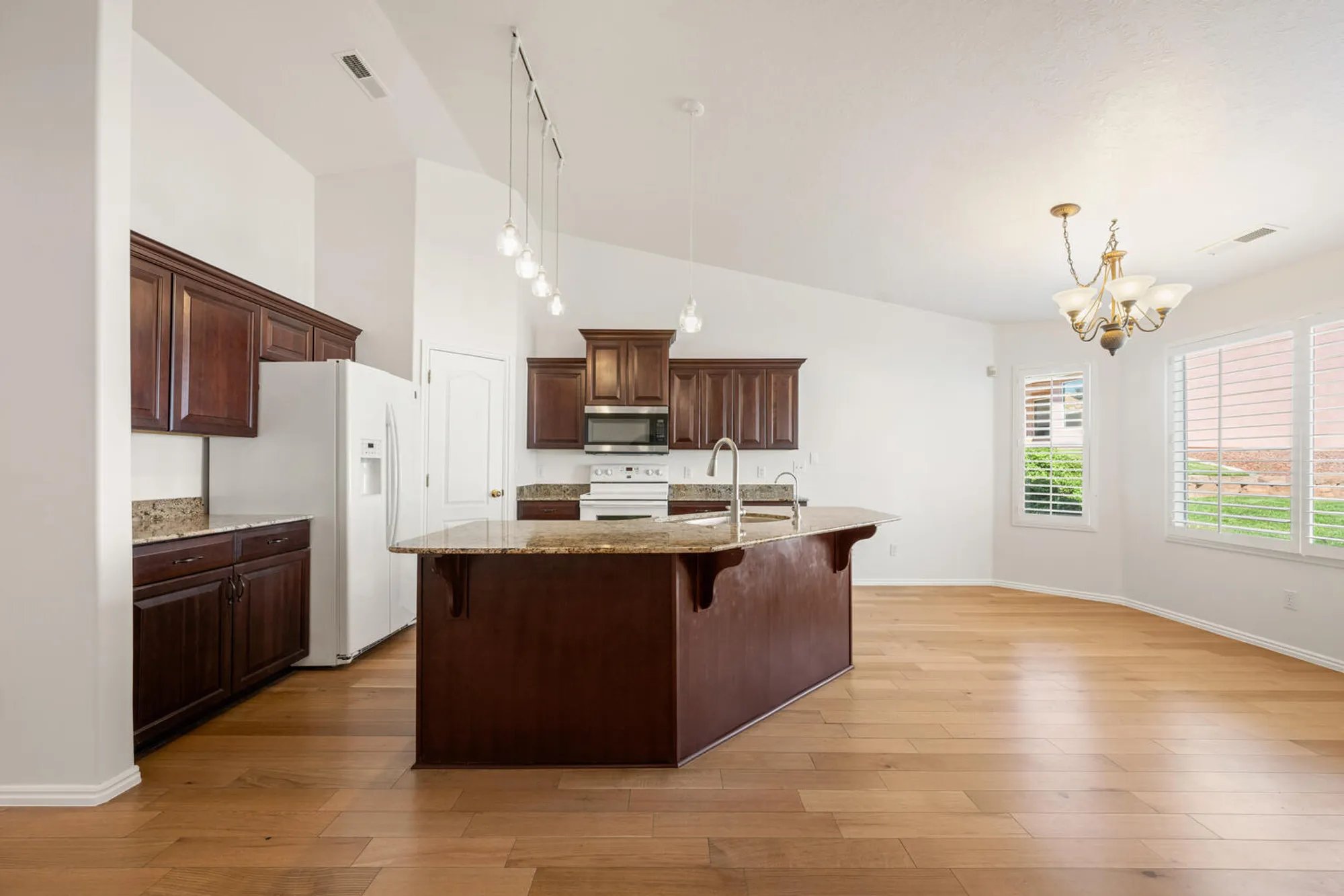 Property Slideshow image 6 of 29 | 210 n mall dr apt 56, St George, UT, 84790